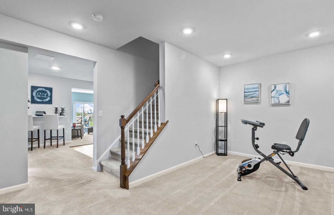 LINCOLN WOODS - Residential