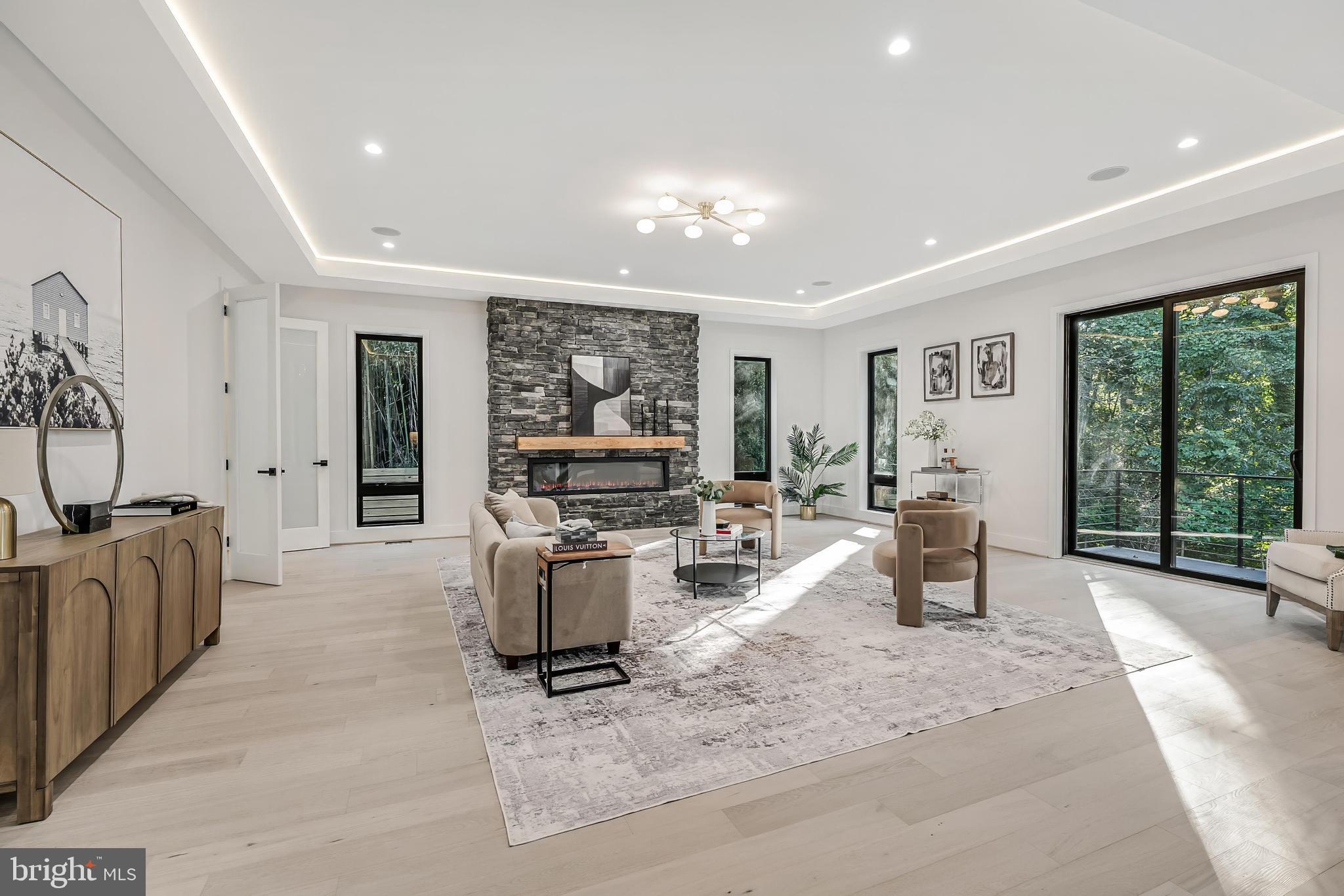 4916 RIDGEWOOD ROAD