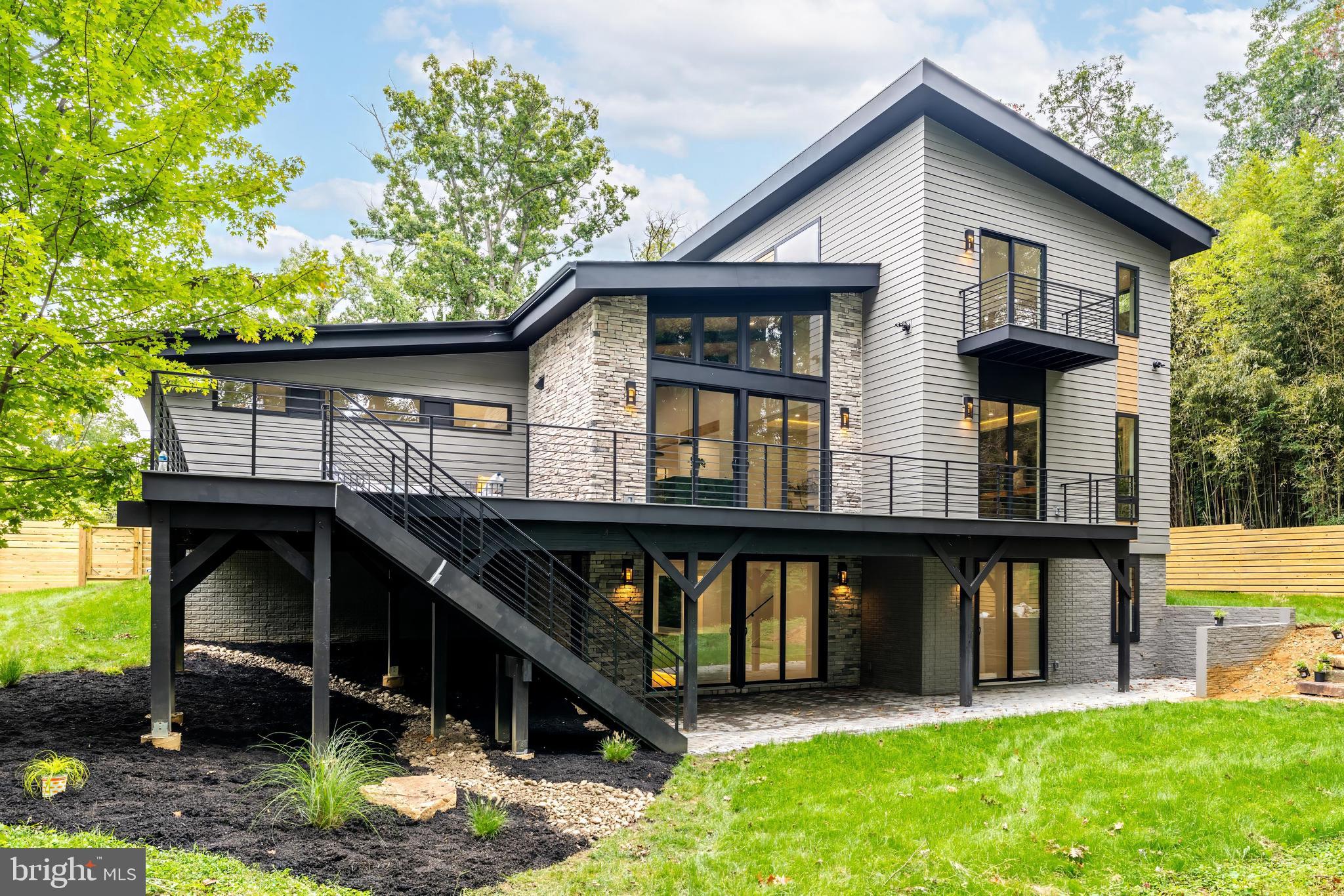 4916 RIDGEWOOD ROAD