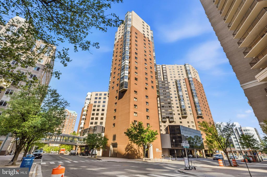 Photo of 900 N Stafford Street #2326, ARLINGTON, VA 22203 (MLS # VAAR2071722)