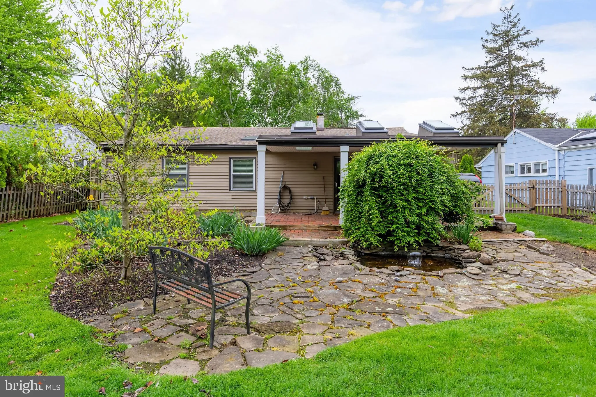 Abington, Pennsylvania 19001, United States, 3 Bedrooms Bedrooms, ,2 BathroomsBathrooms,Residential,Pending,124812