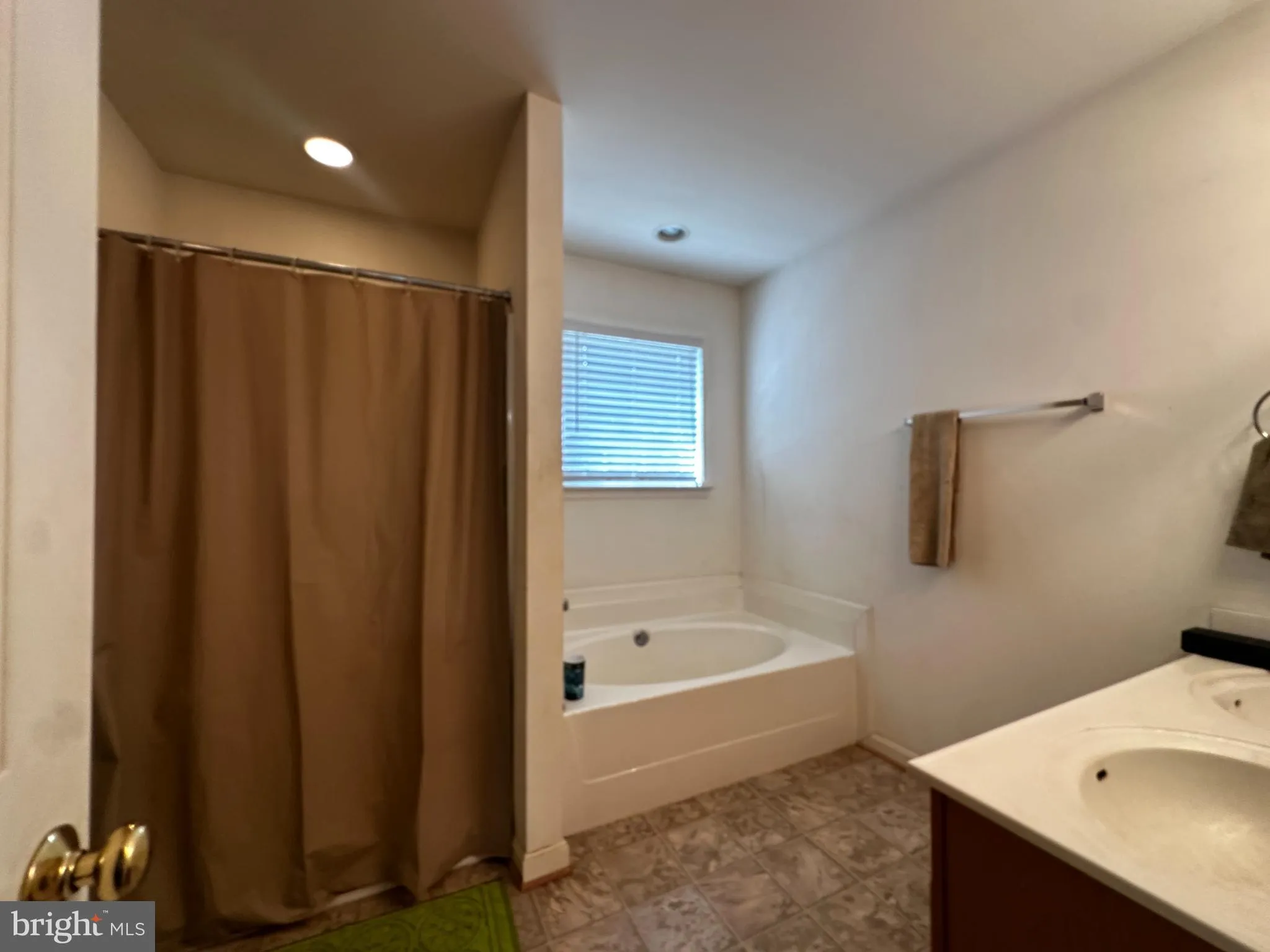 Colonial Beach, Virginia 22443, United States, 3 Bedrooms Bedrooms, ,3 BathroomsBathrooms,Residential,Active,239374