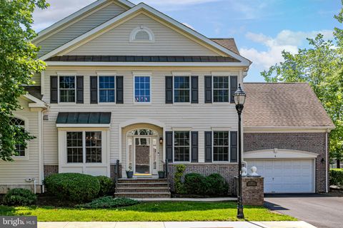 6 ALLURA CT LAWRENCE TOWNSHIP NJ 08648