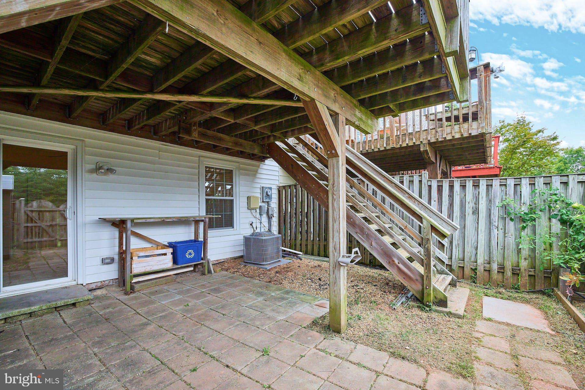 LONDON TOWN WEST - Residential