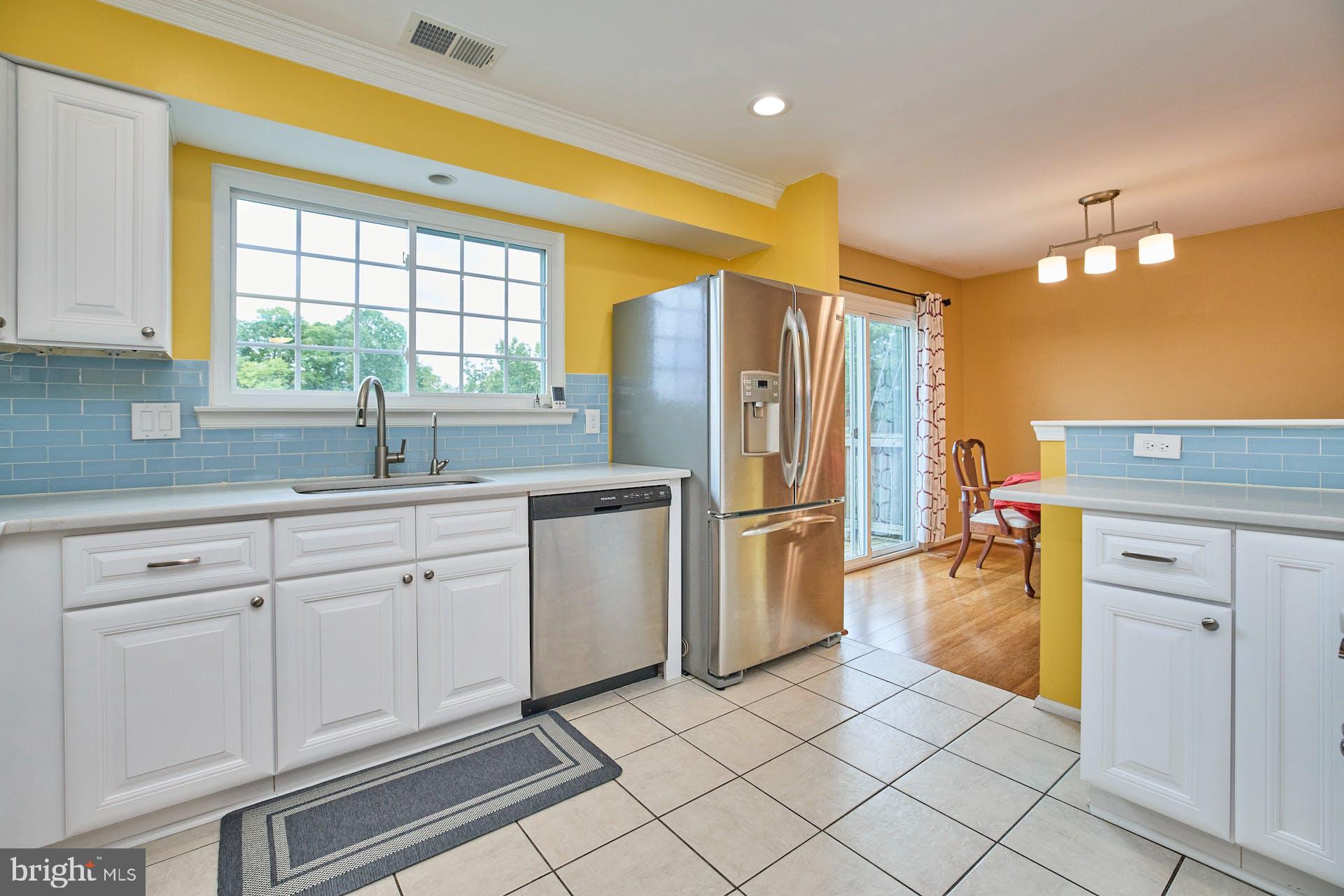 LONDON TOWN WEST - Residential