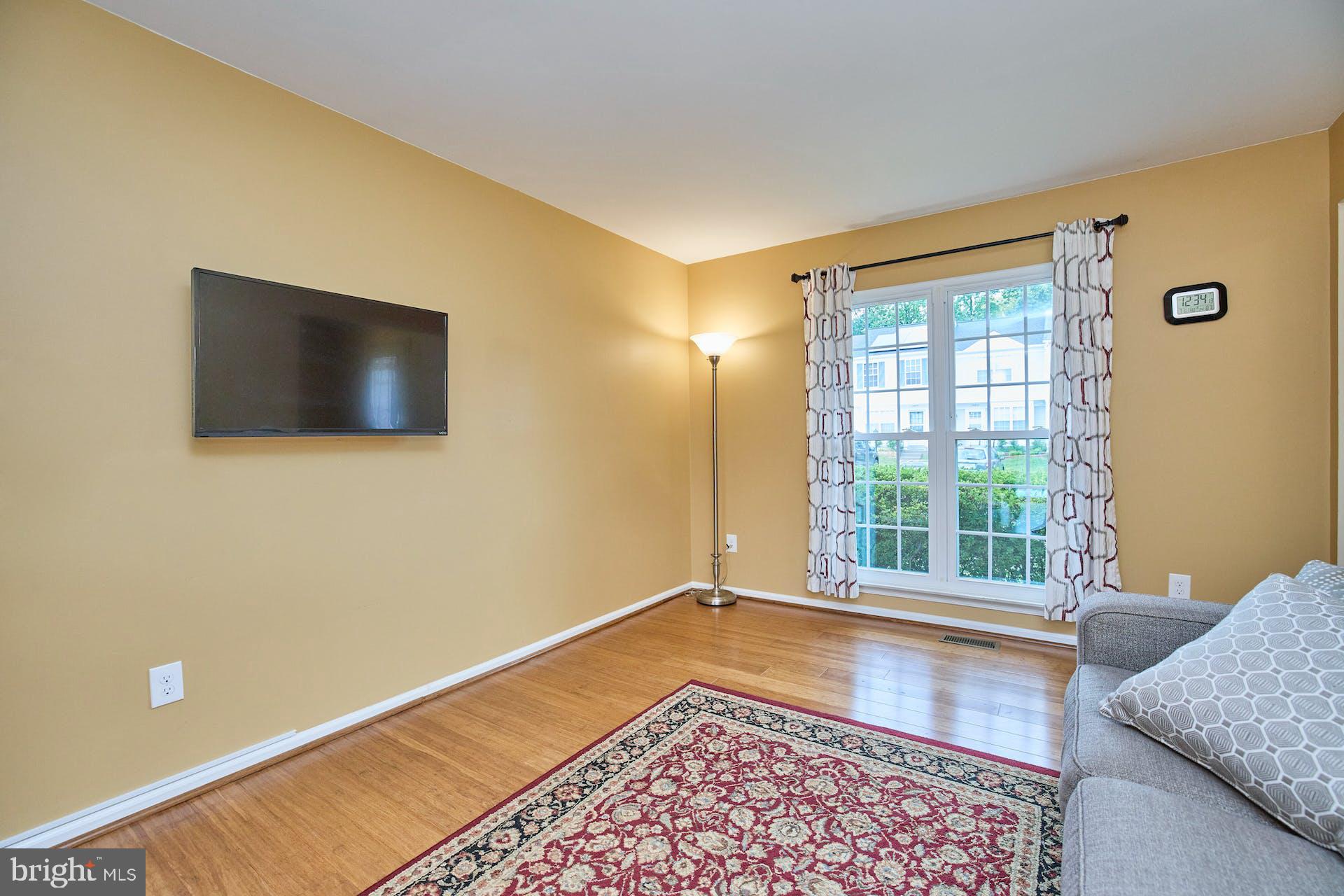 LONDON TOWN WEST - Residential