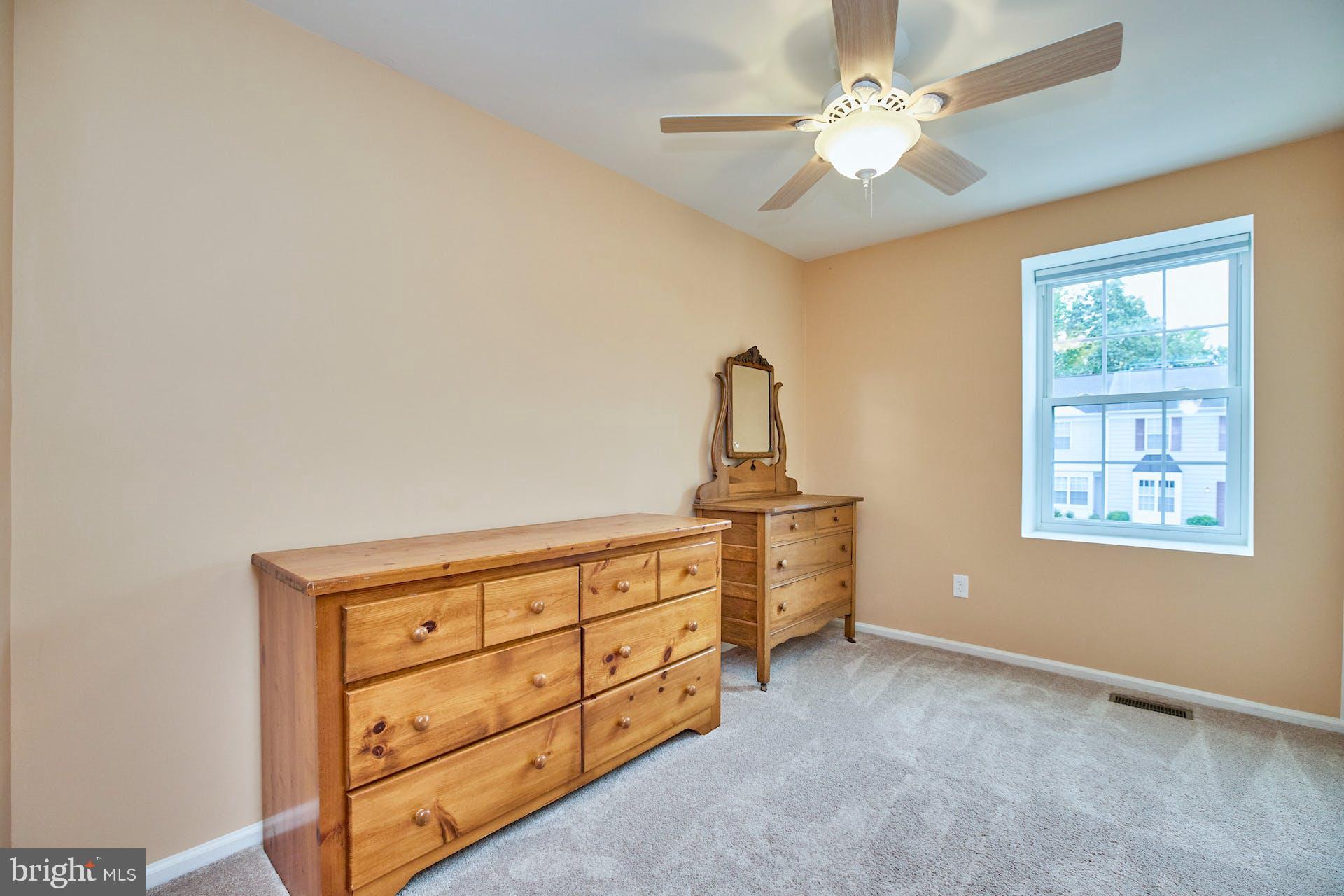 LONDON TOWN WEST - Residential