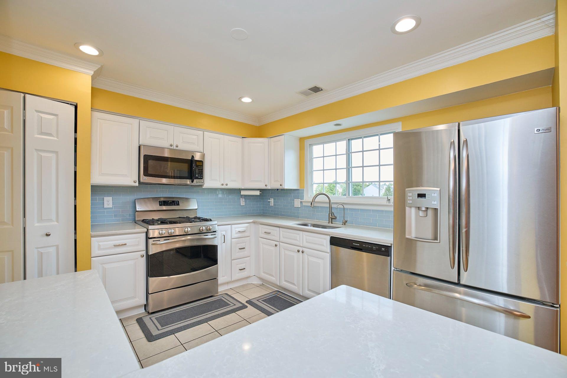 LONDON TOWN WEST - Residential