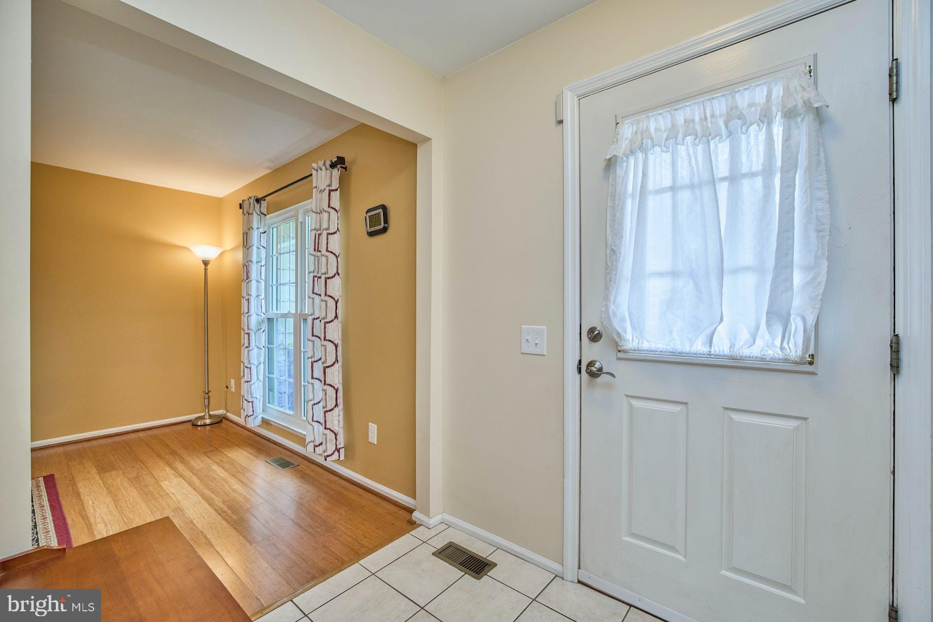 LONDON TOWN WEST - Residential