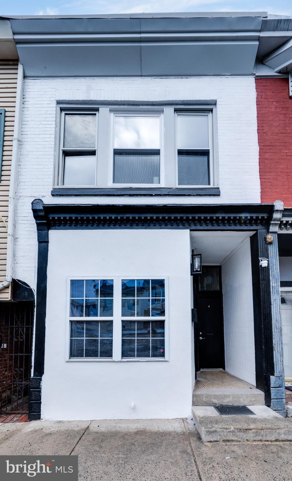 Turnkey Two-Unit Commercial Property in the Heart of Reading!
Welcome to this exceptional, fully updated two-unit commercial building on 9th Street in the City of Reading. Perfect for the savvy investor or business owner, this property offers the ideal house-hack opportunity—run your business in the front while living in the back and renting the top unit!
Recent upgrades include new flooring, fresh paint throughout, and modern luxury kitchens, ensuring a contemporary and inviting space. Plus, off-street parking in the rear adds convenience for tenants and customers alike.
The commercial space and rear apartment have generated strong rental interest at $2,500/month, providing excellent income potential. The current owner has kept both units vacant, allowing the future buyer complete flexibility in leasing or owner-occupying.
Don’t miss out on this versatile, income-generating property in a prime location!