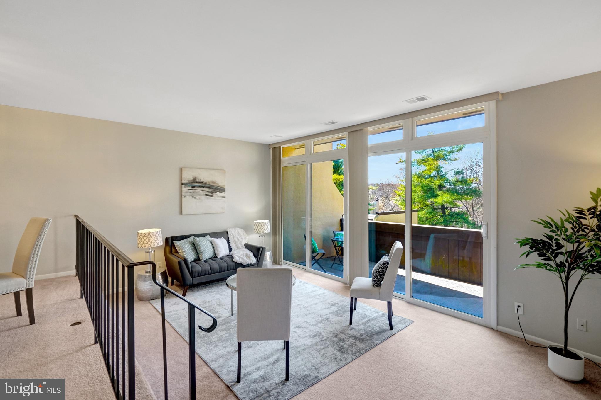 2118 S QUINCY STREET