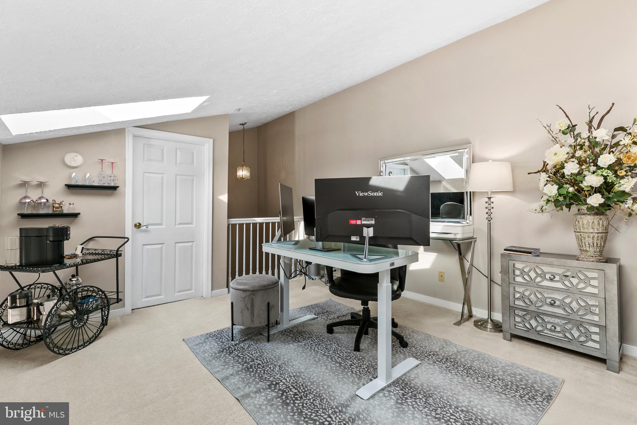 THE COURTYARDS AT POND - Residential