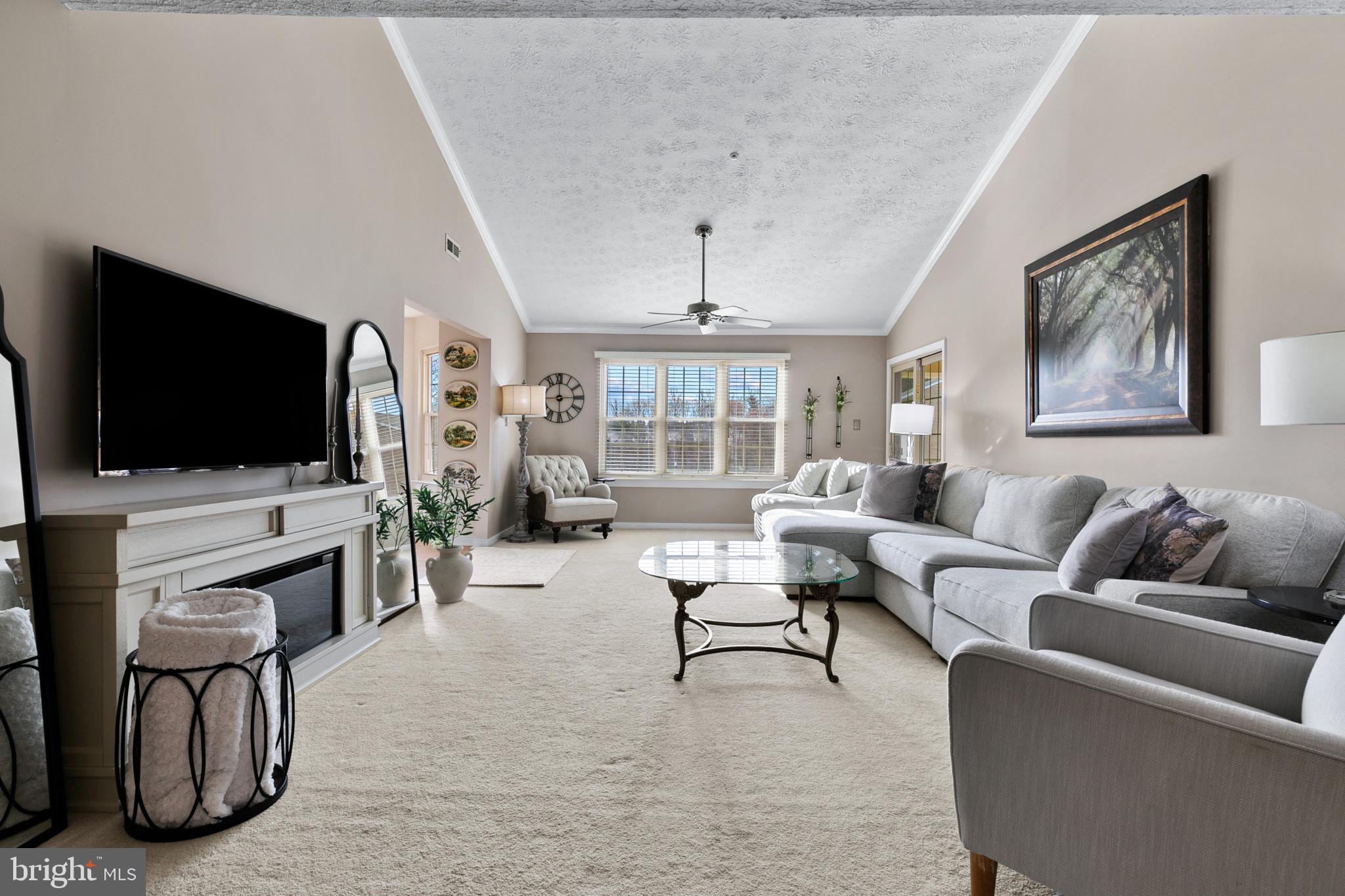 THE COURTYARDS AT POND - Residential