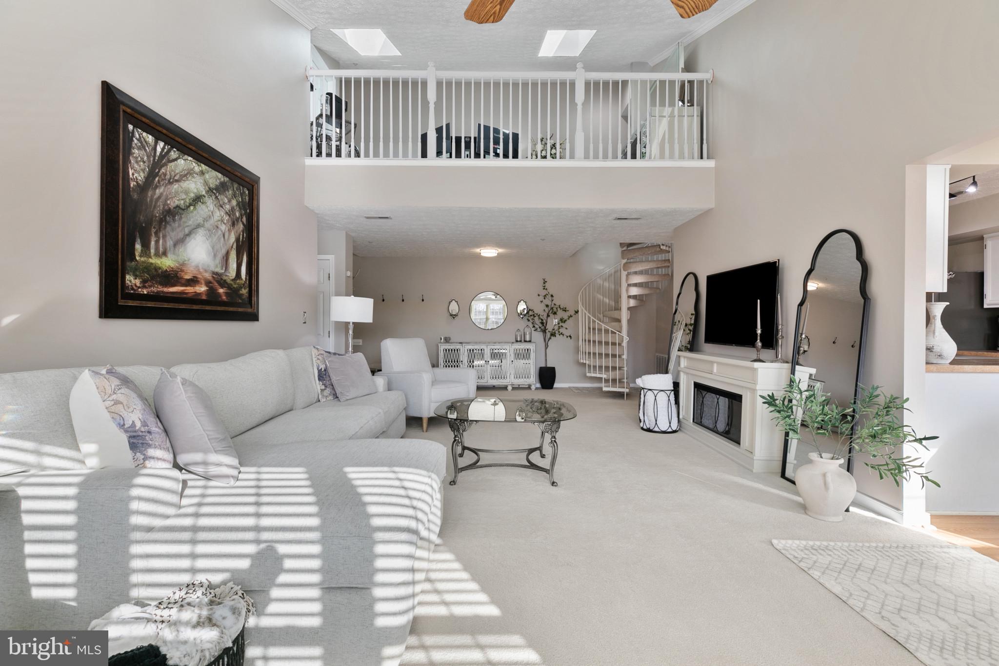 THE COURTYARDS AT POND - Residential