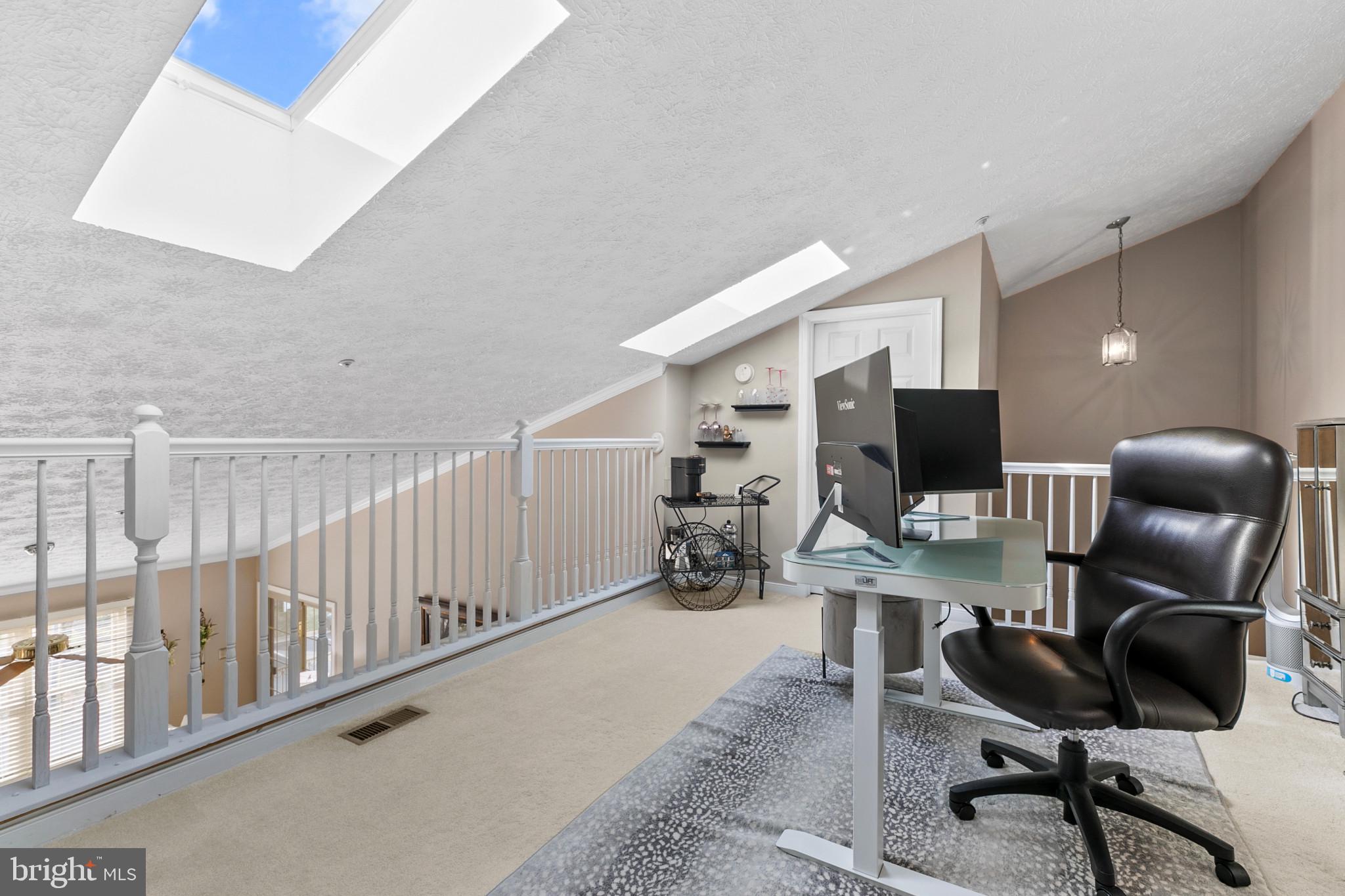 THE COURTYARDS AT POND - Residential