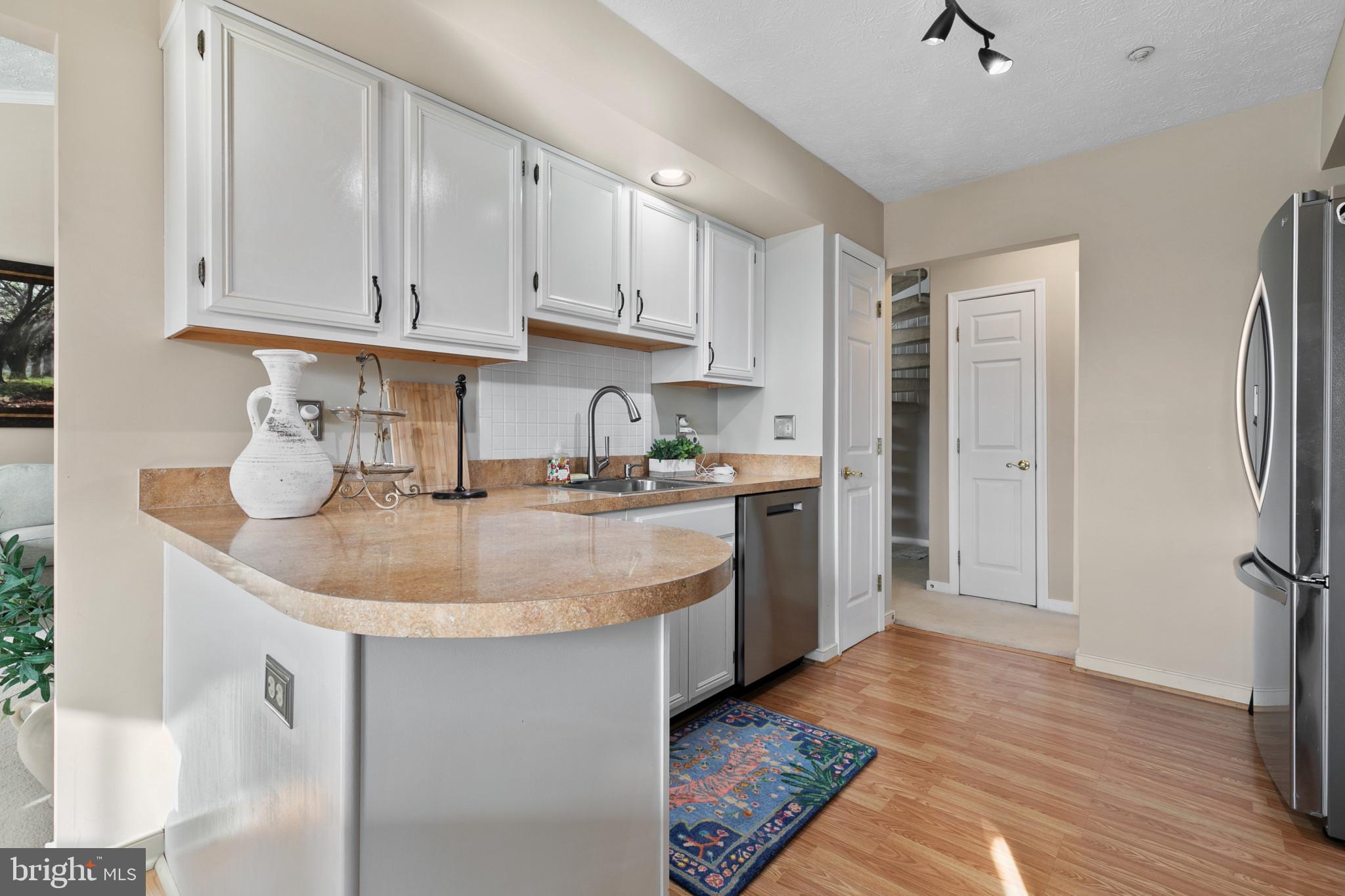 THE COURTYARDS AT POND - Residential