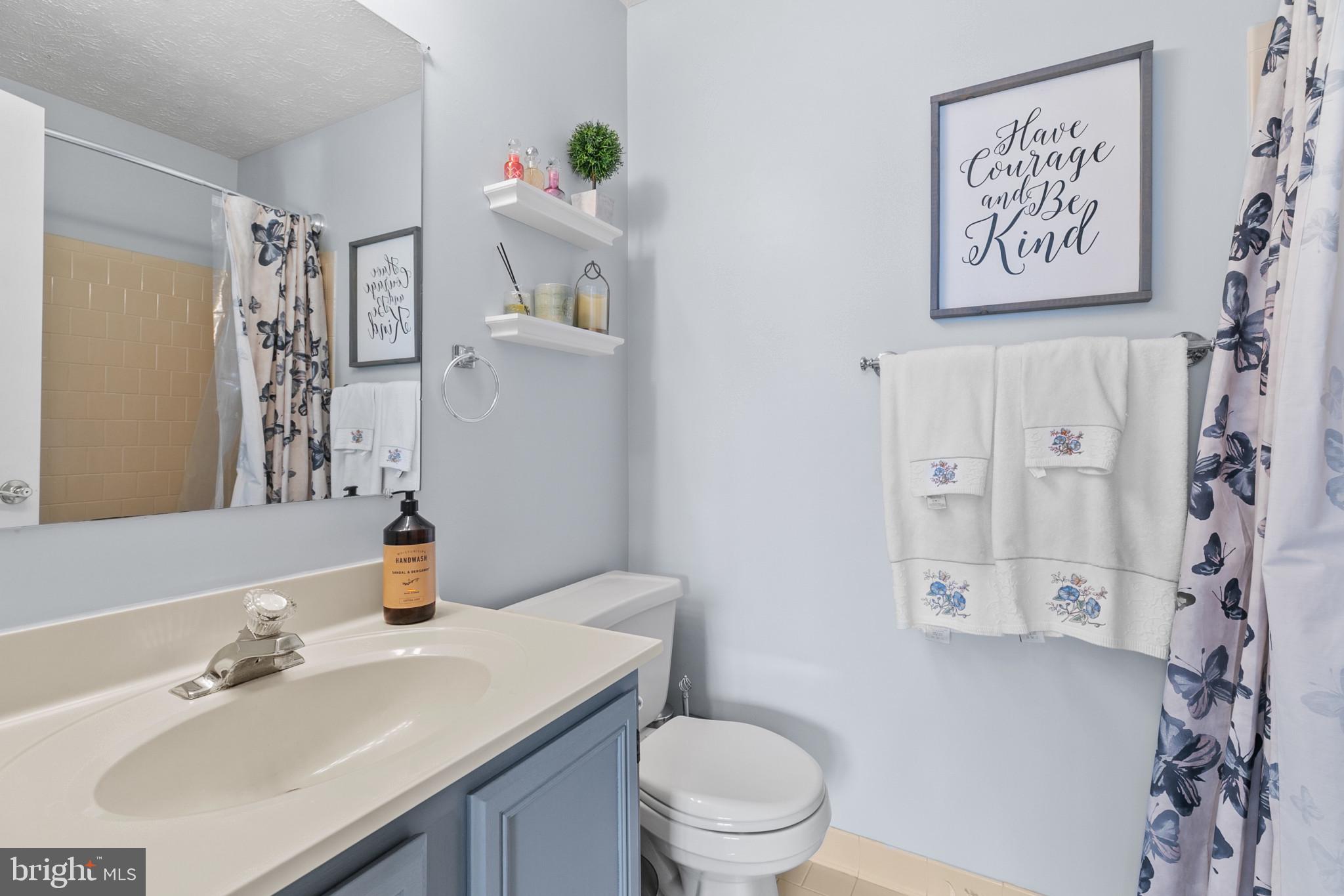 THE COURTYARDS AT POND - Residential