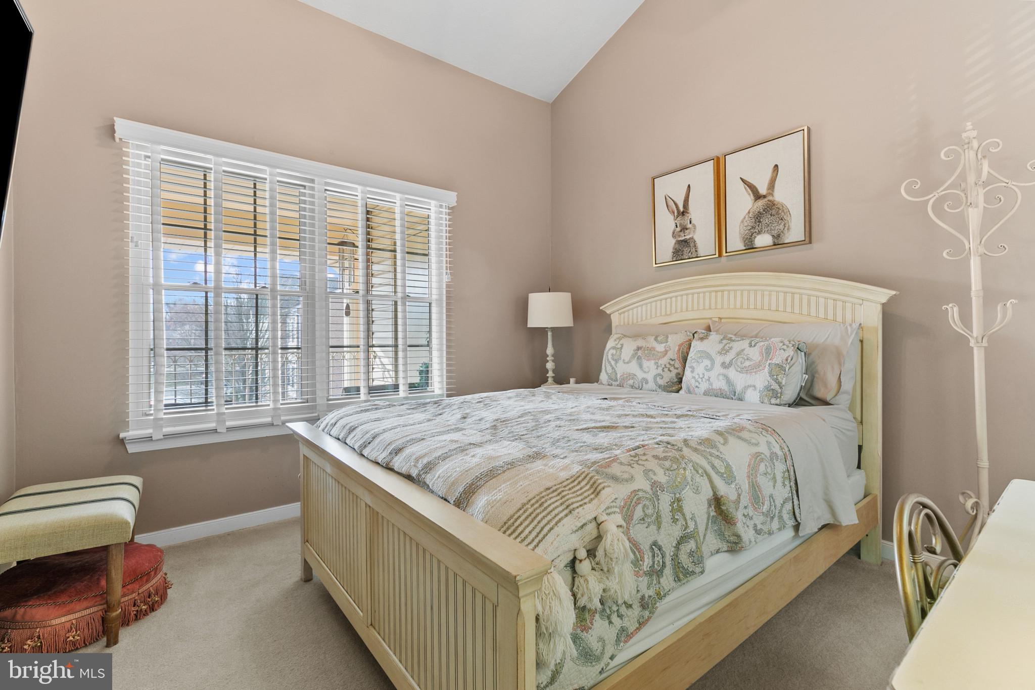 THE COURTYARDS AT POND - Residential