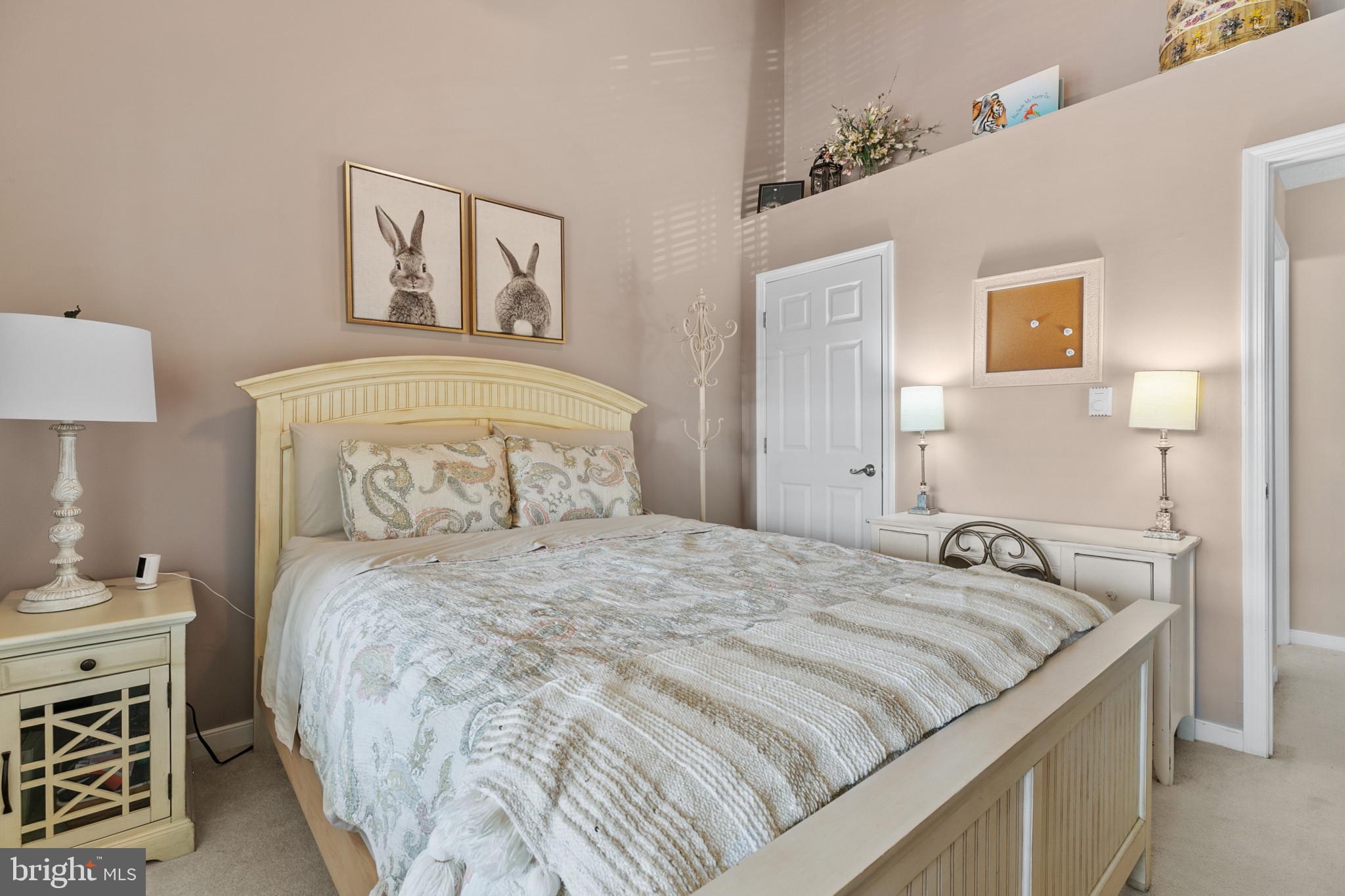 THE COURTYARDS AT POND - Residential