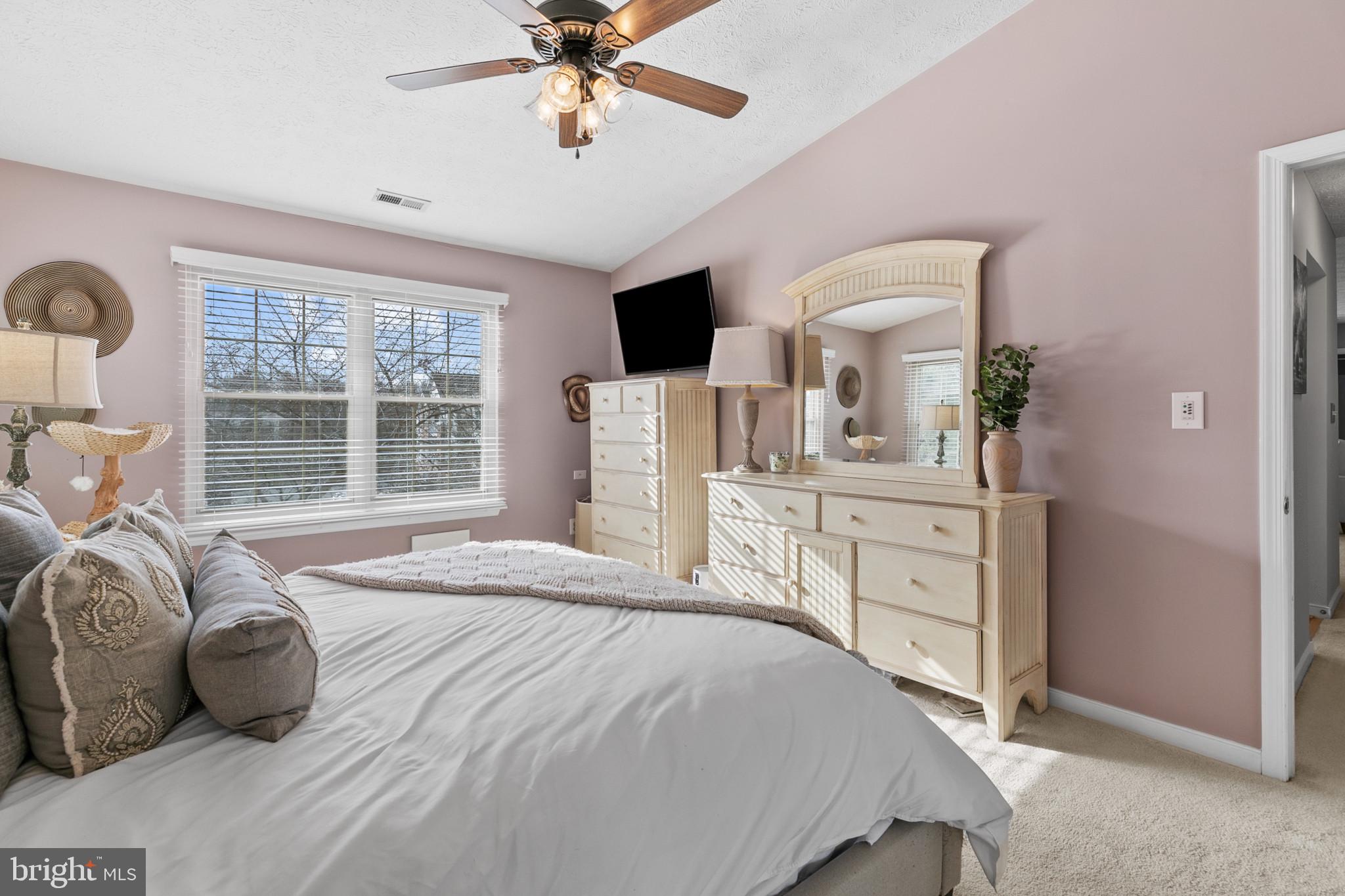 THE COURTYARDS AT POND - Residential