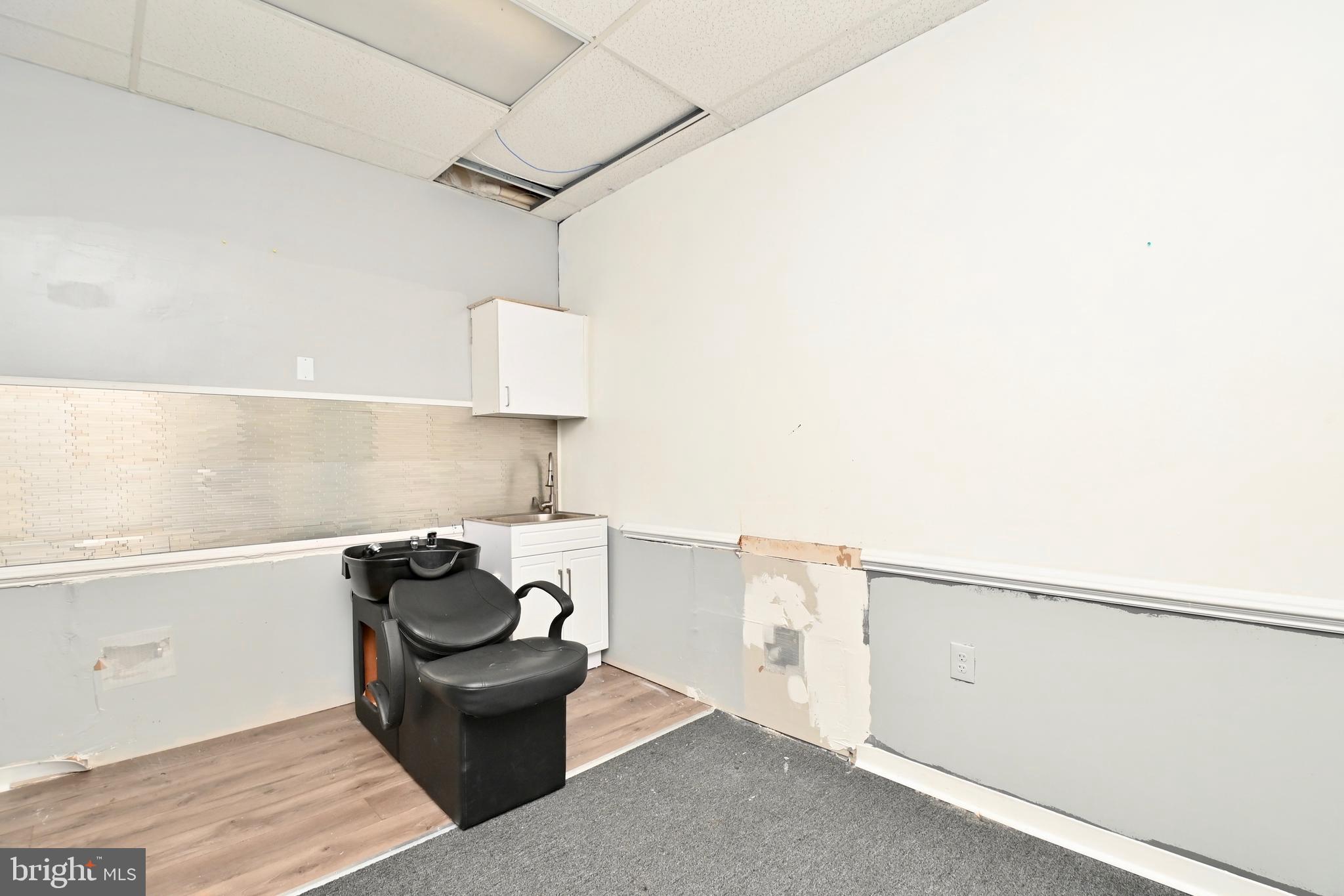 FORT WASHINGTON CORNER - Commercial Lease