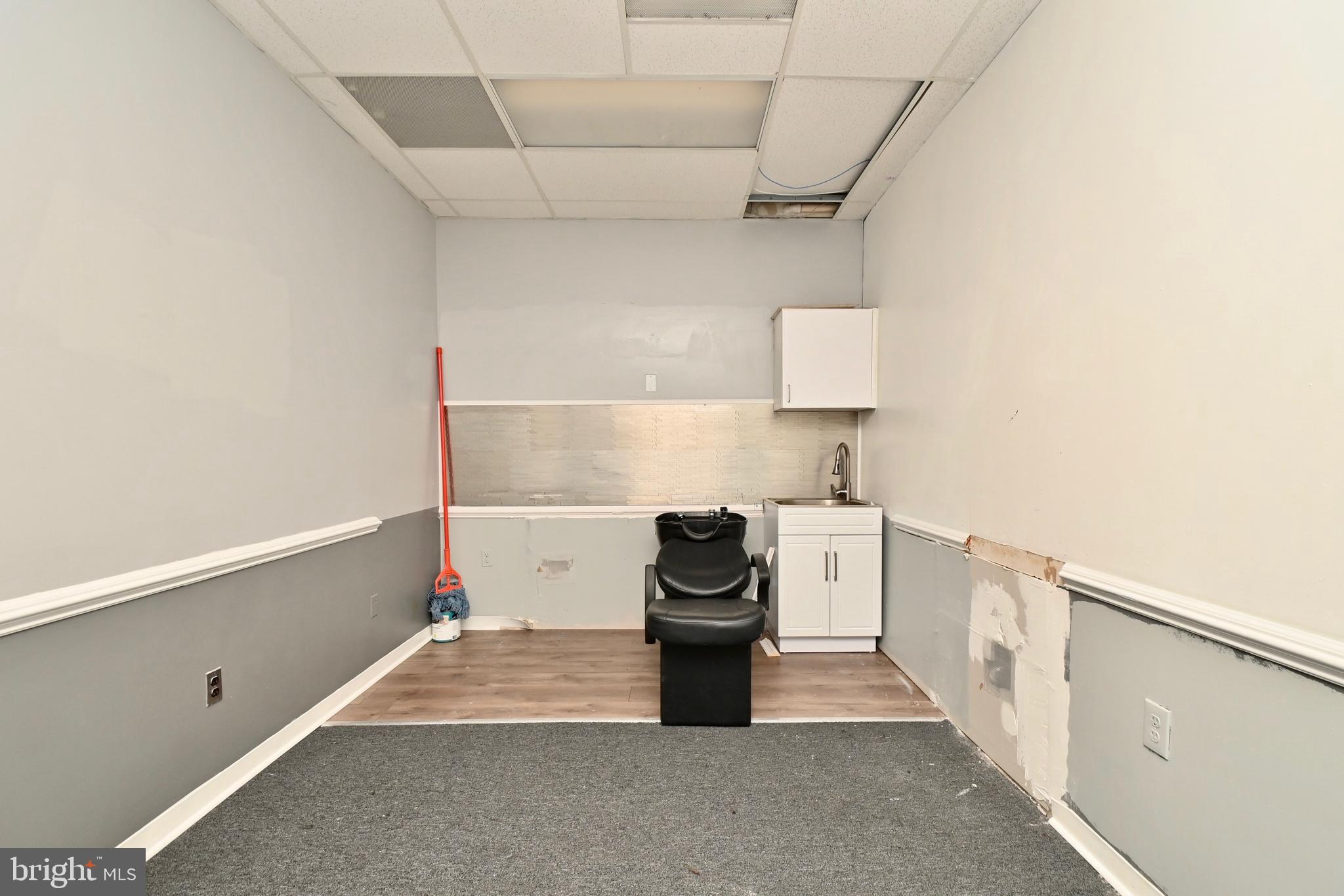 FORT WASHINGTON CORNER - Commercial Lease