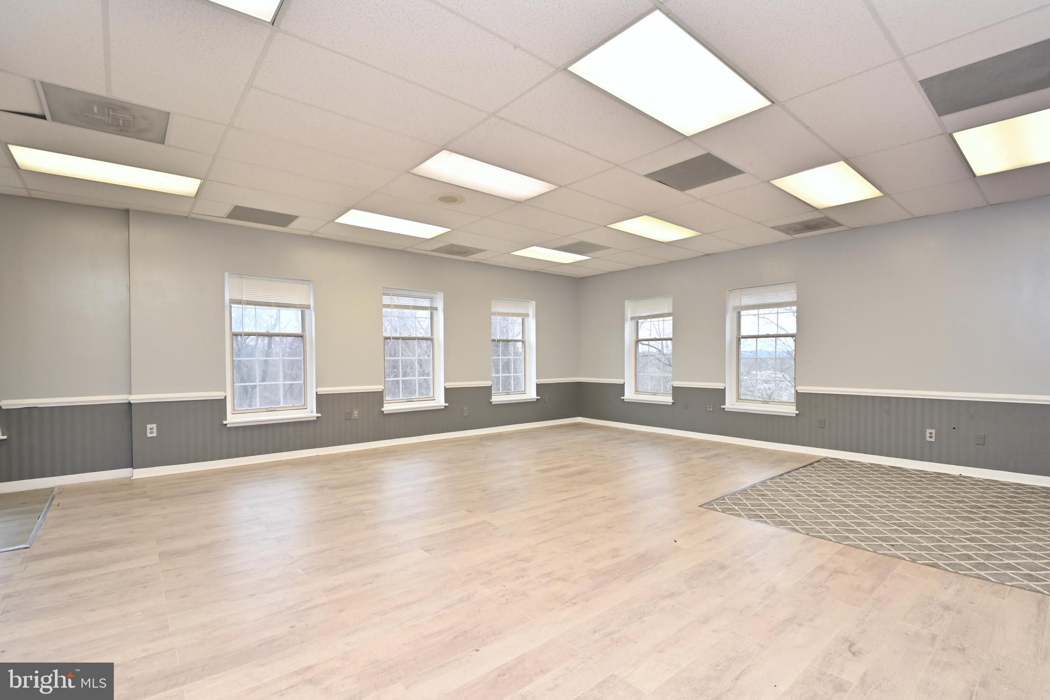 FORT WASHINGTON CORNER - Commercial Lease