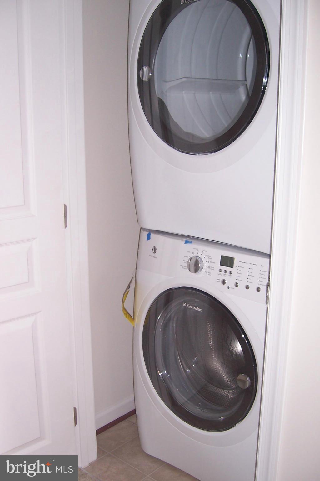 HERITAGE CROSSING - Residential Lease