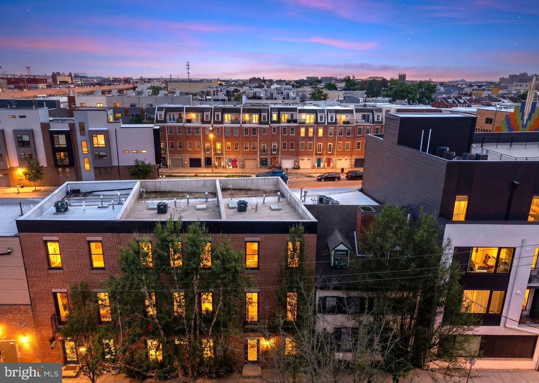 QUEEN VILLAGE - Residential