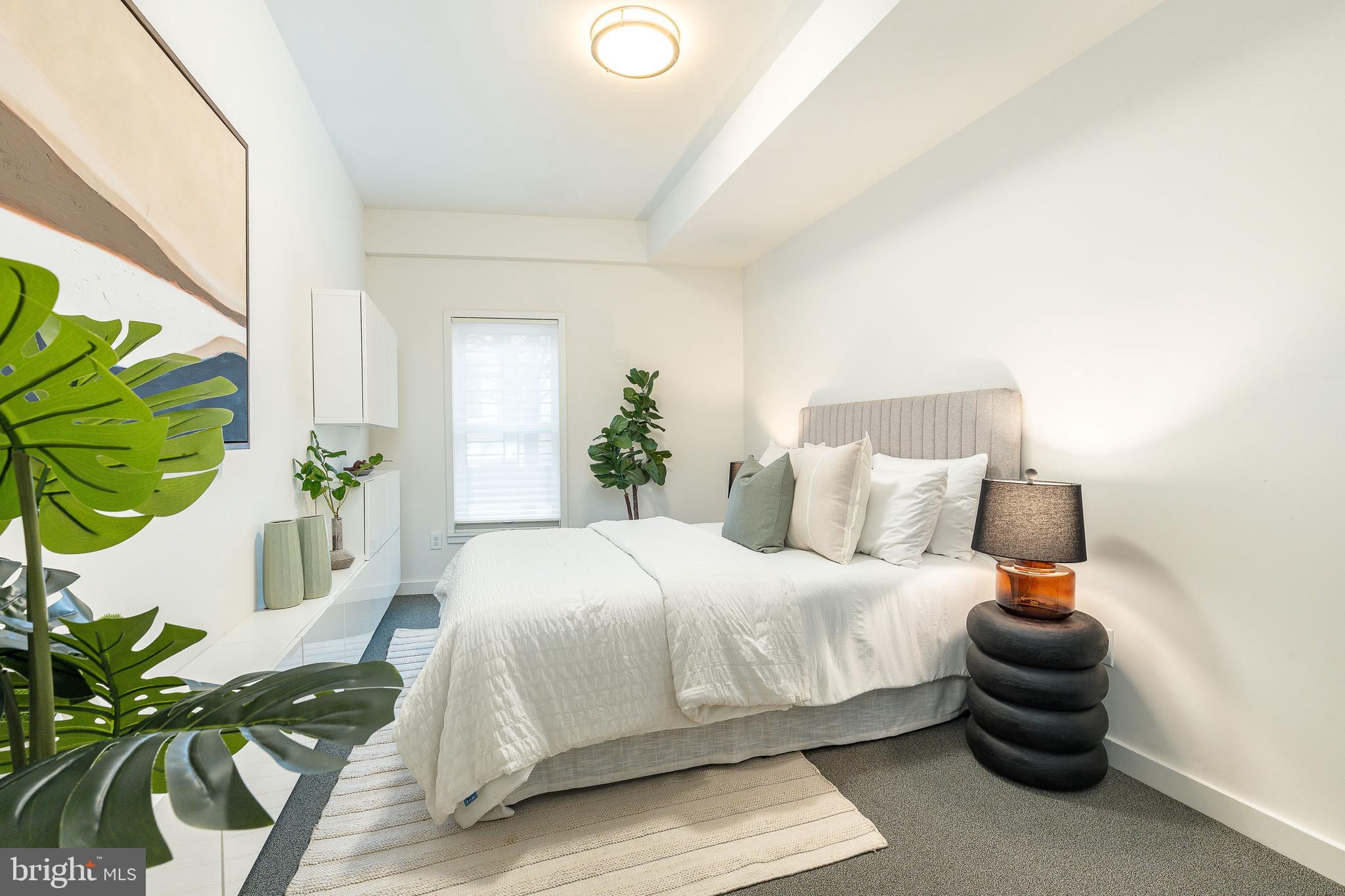 QUEEN VILLAGE - Residential