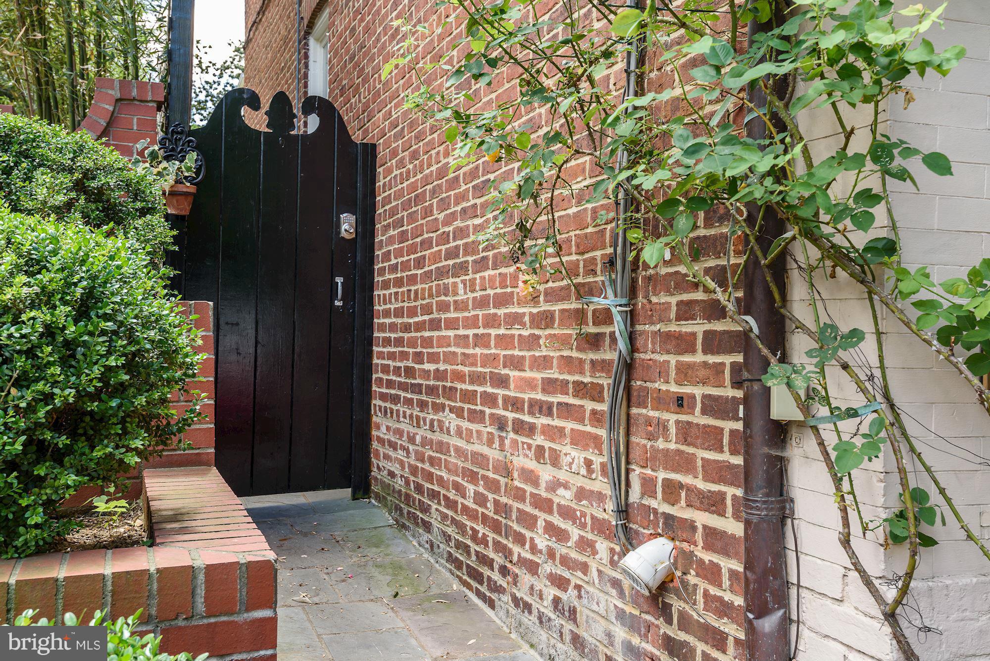 GEORGETOWN - Residential