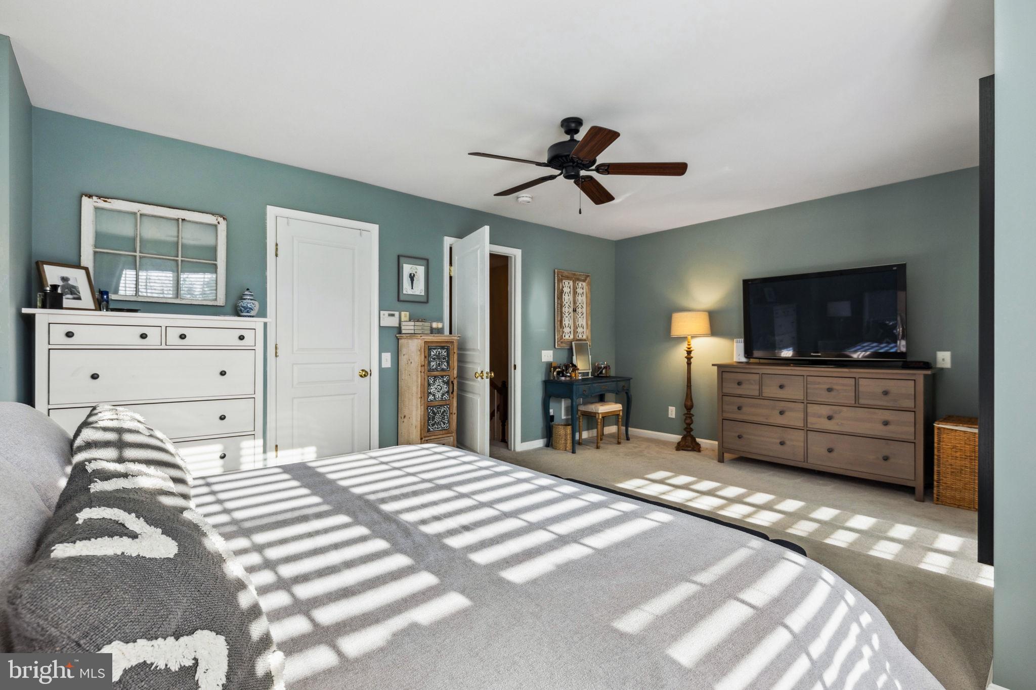 LONGFORD CROSSING - Residential