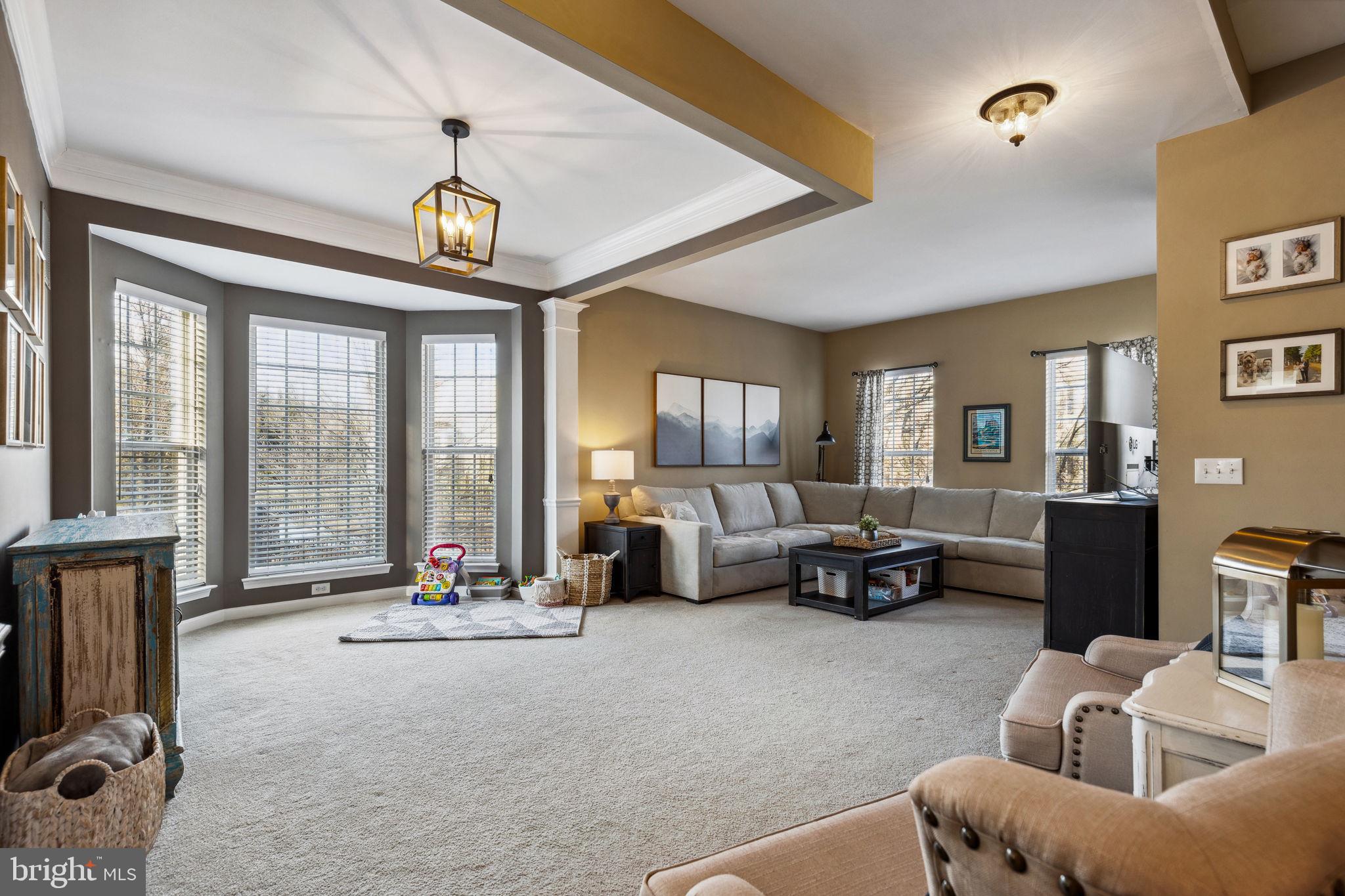 LONGFORD CROSSING - Residential