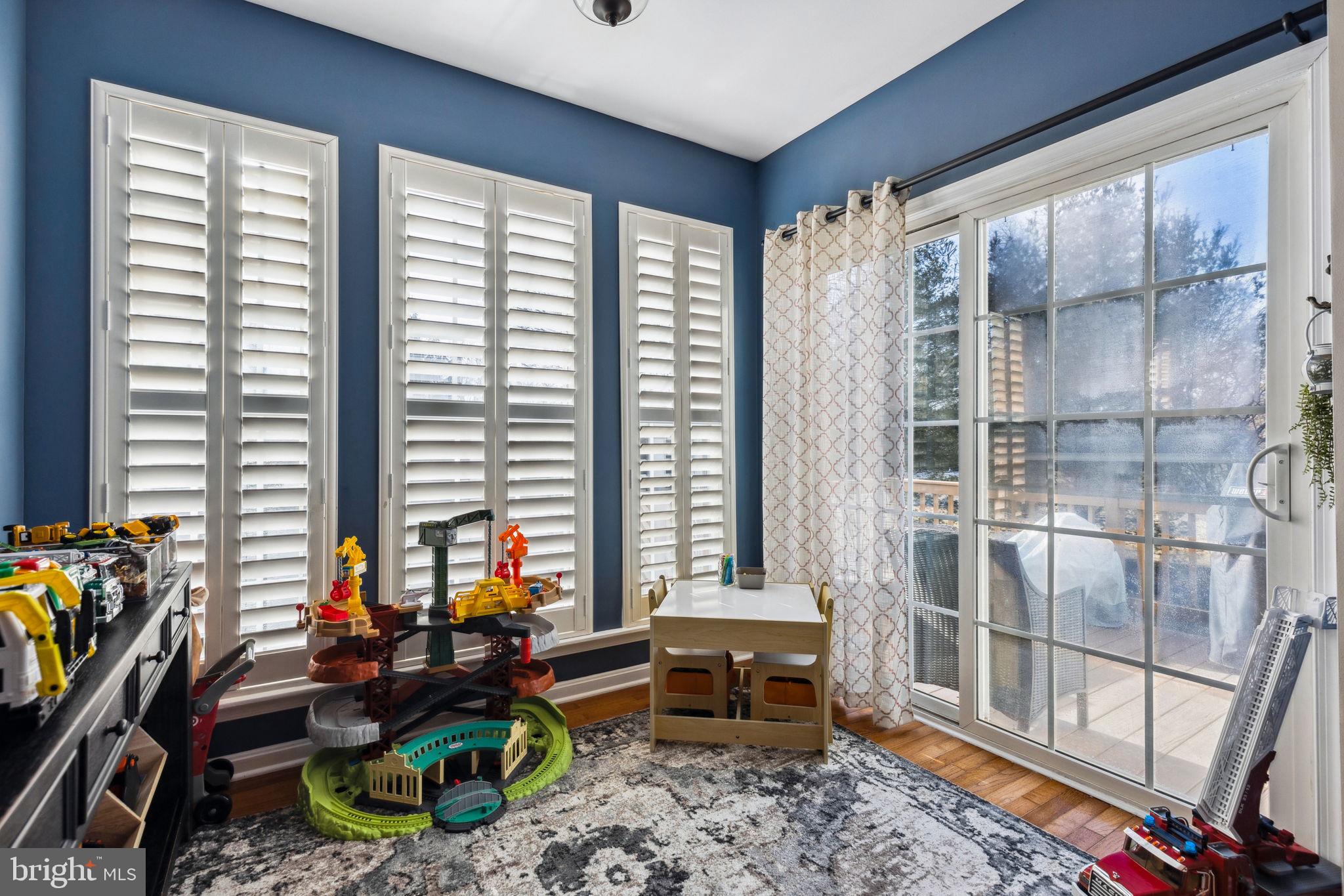 LONGFORD CROSSING - Residential