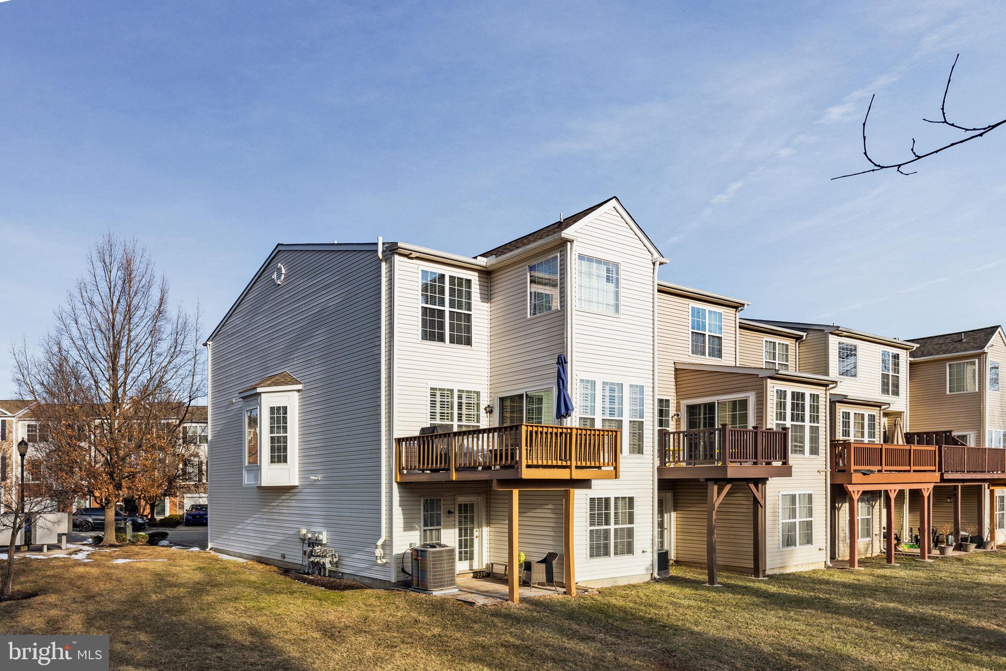 LONGFORD CROSSING - Residential