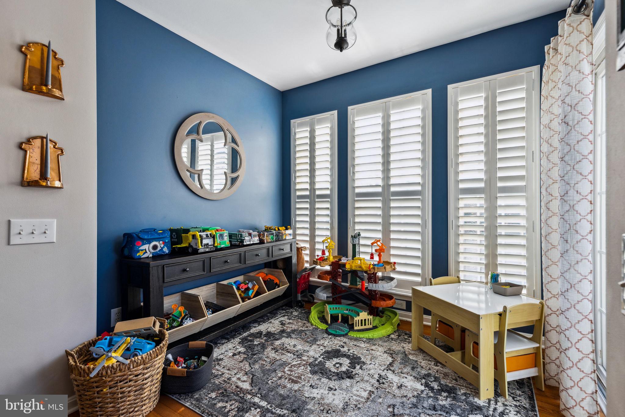 LONGFORD CROSSING - Residential