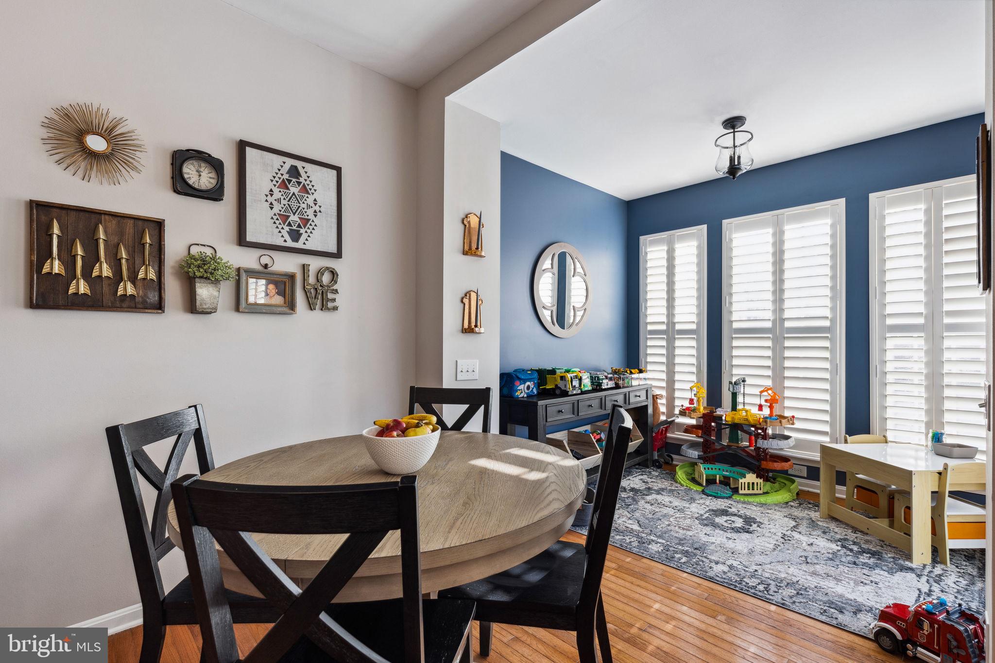 LONGFORD CROSSING - Residential