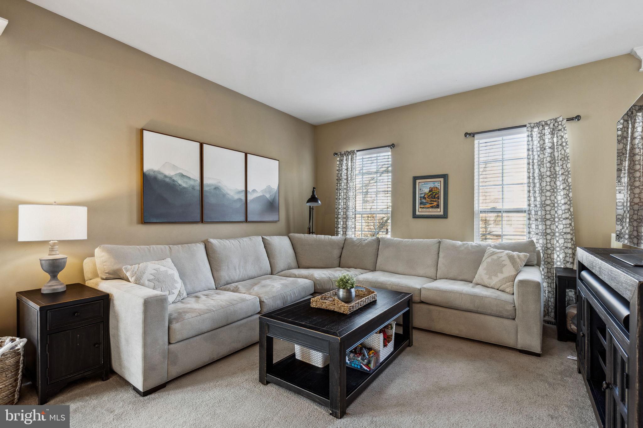 LONGFORD CROSSING - Residential