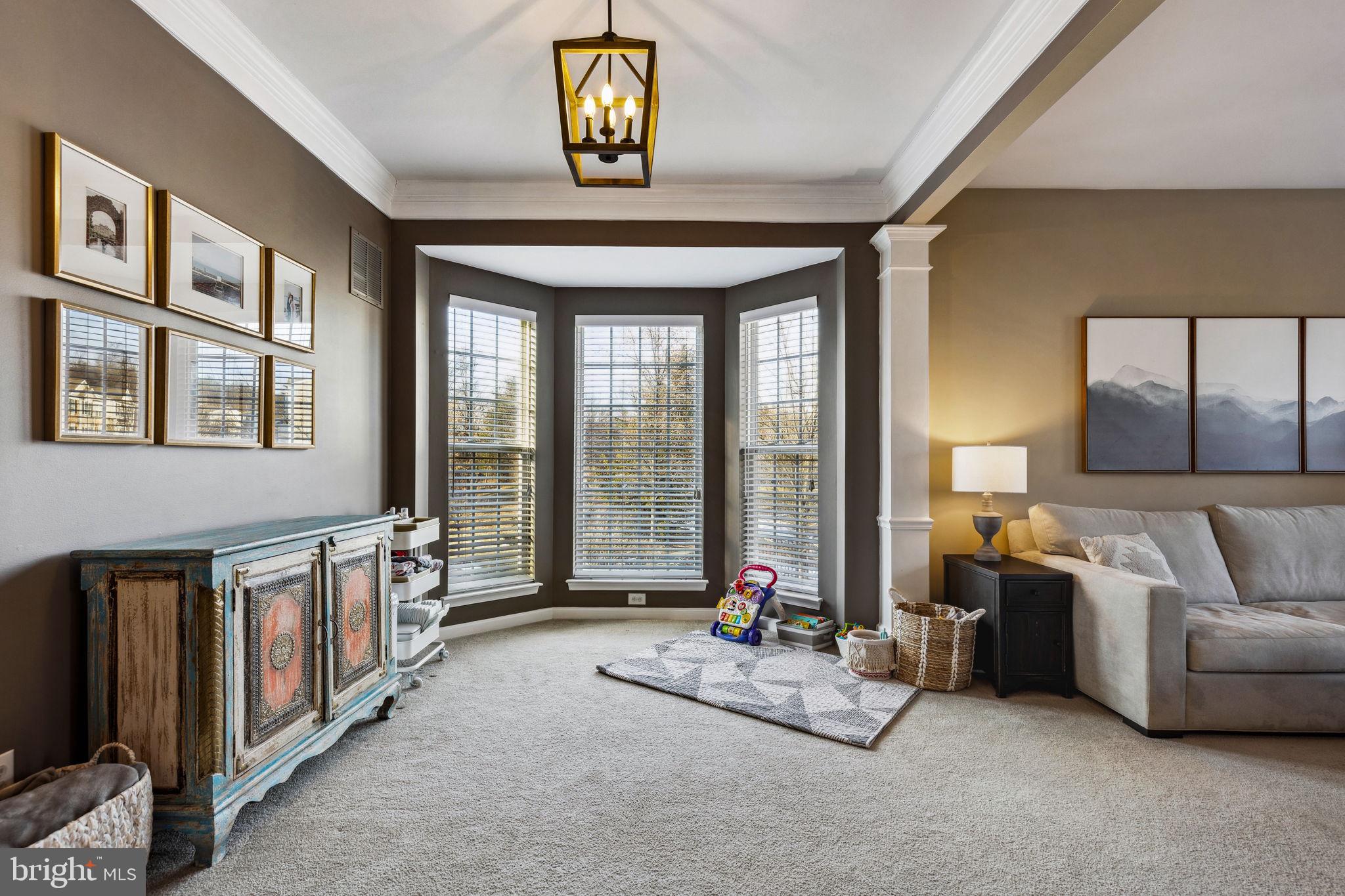 LONGFORD CROSSING - Residential