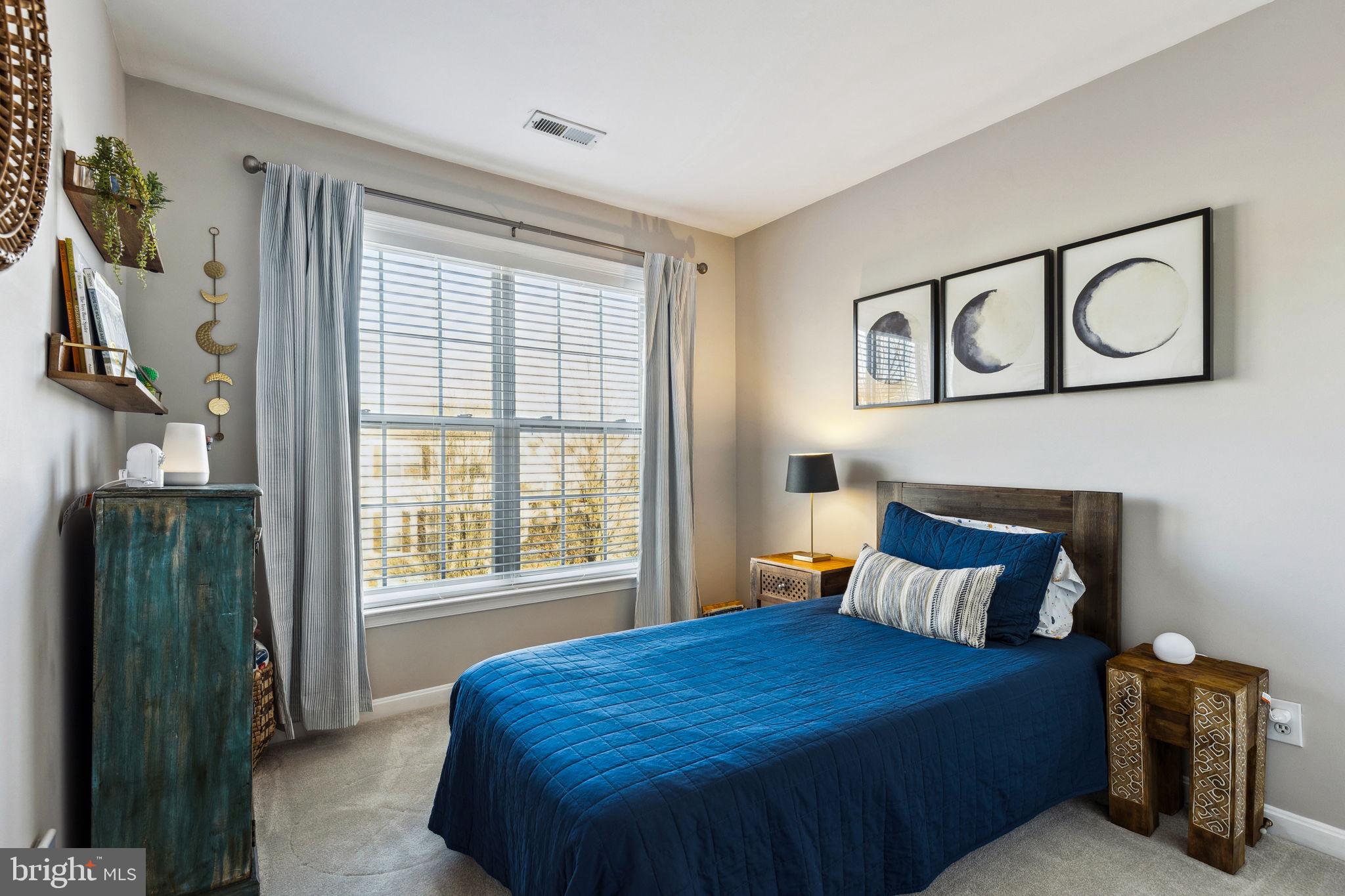 LONGFORD CROSSING - Residential