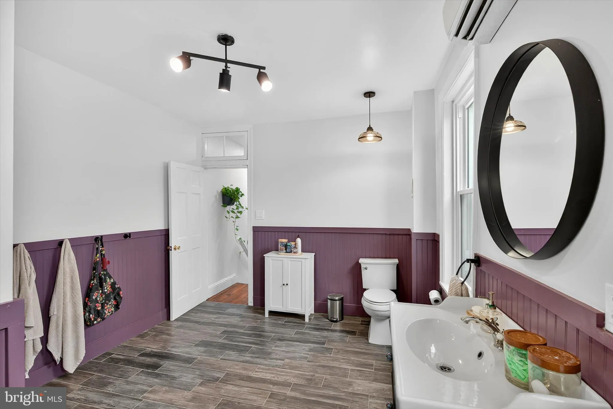 Philadelphia, Pennsylvania 19104, United States, 4 Bedrooms Bedrooms, ,2 BathroomsBathrooms,Residential,Active,244180