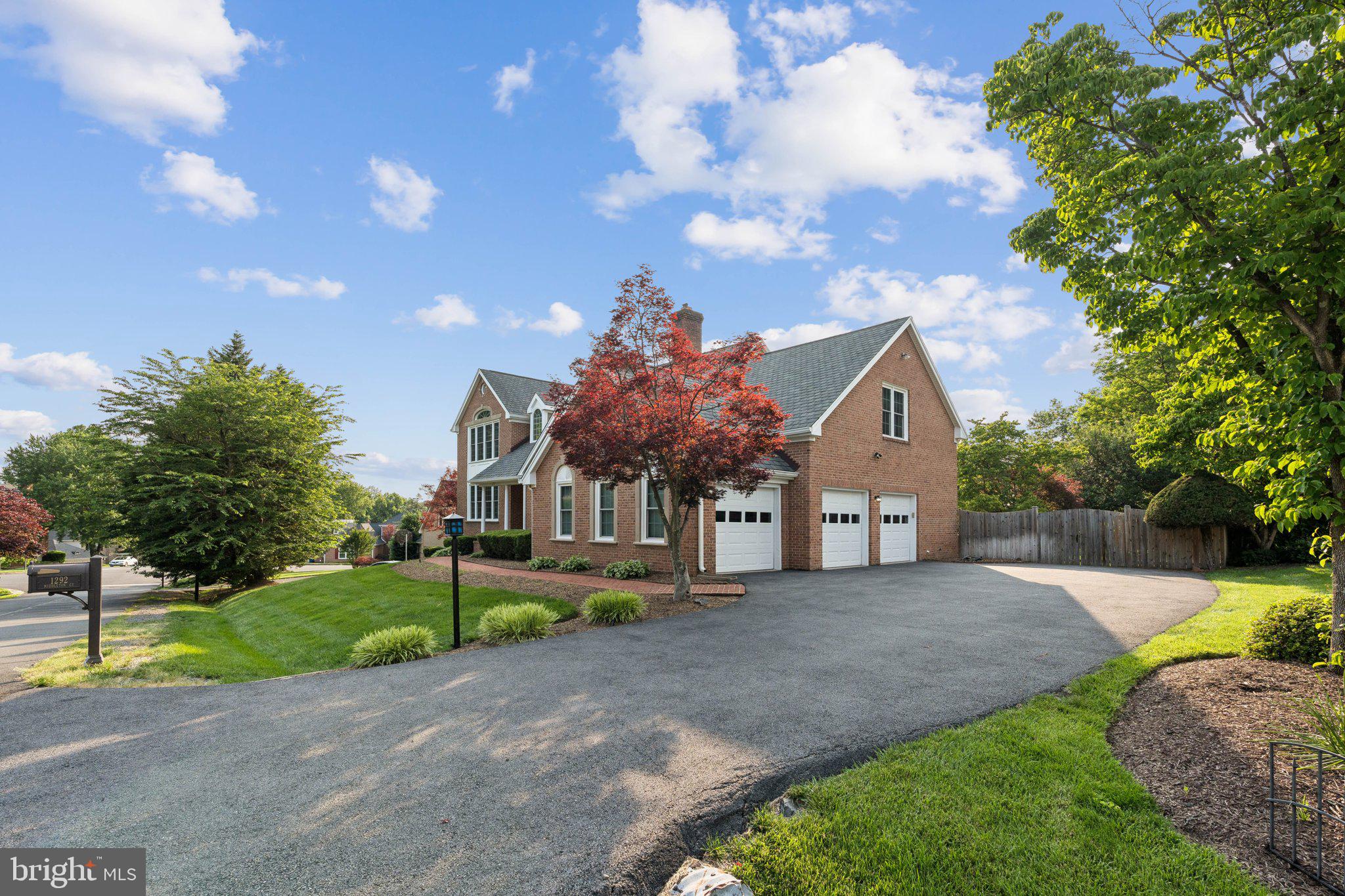 1292 MIDDLETON COURT
