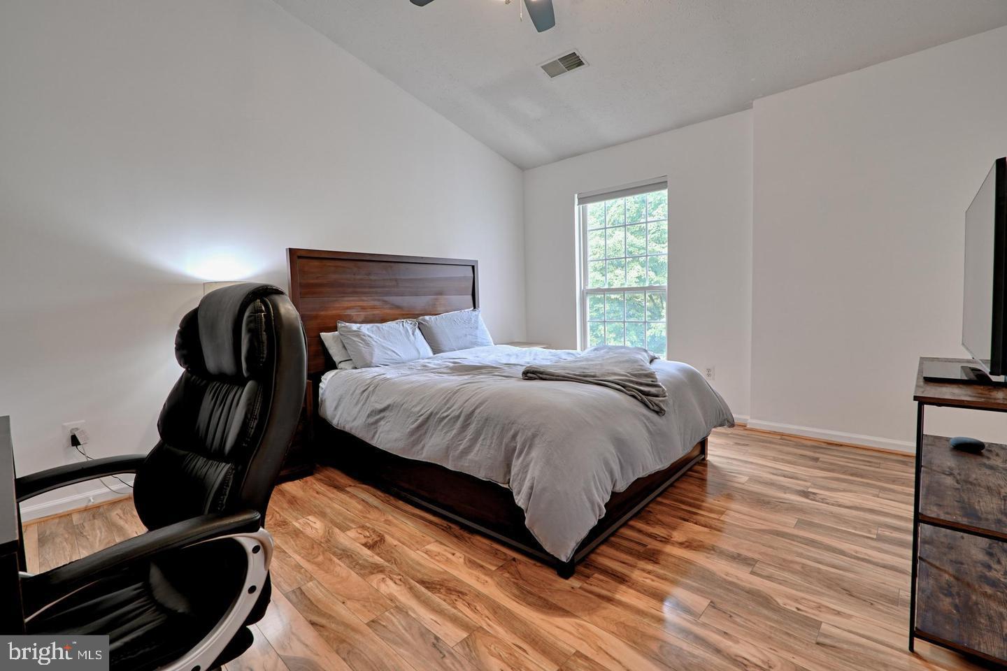 BCKGHM CND@OWGS MS NW TN - Residential Lease