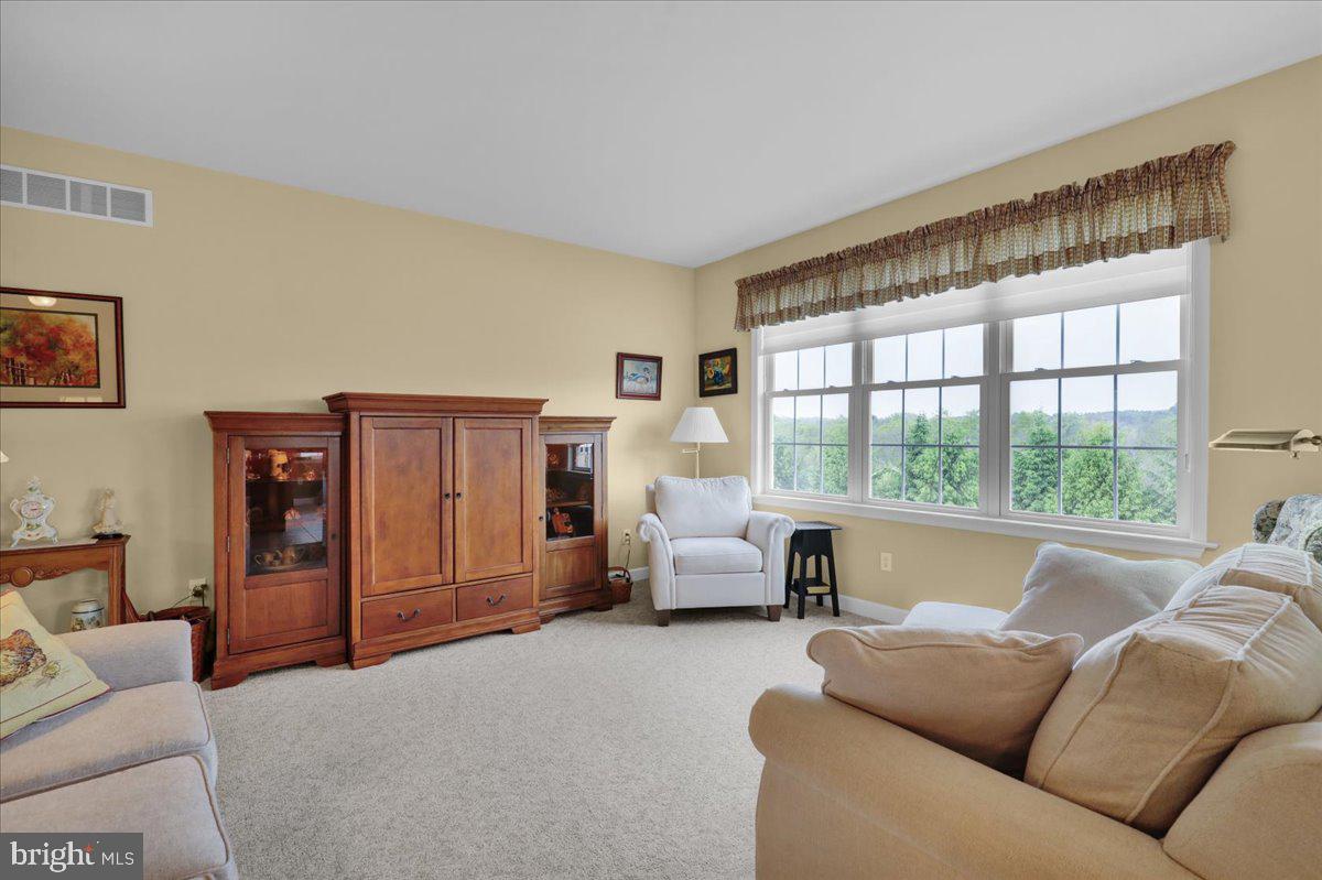 ROSEMONT - Residential