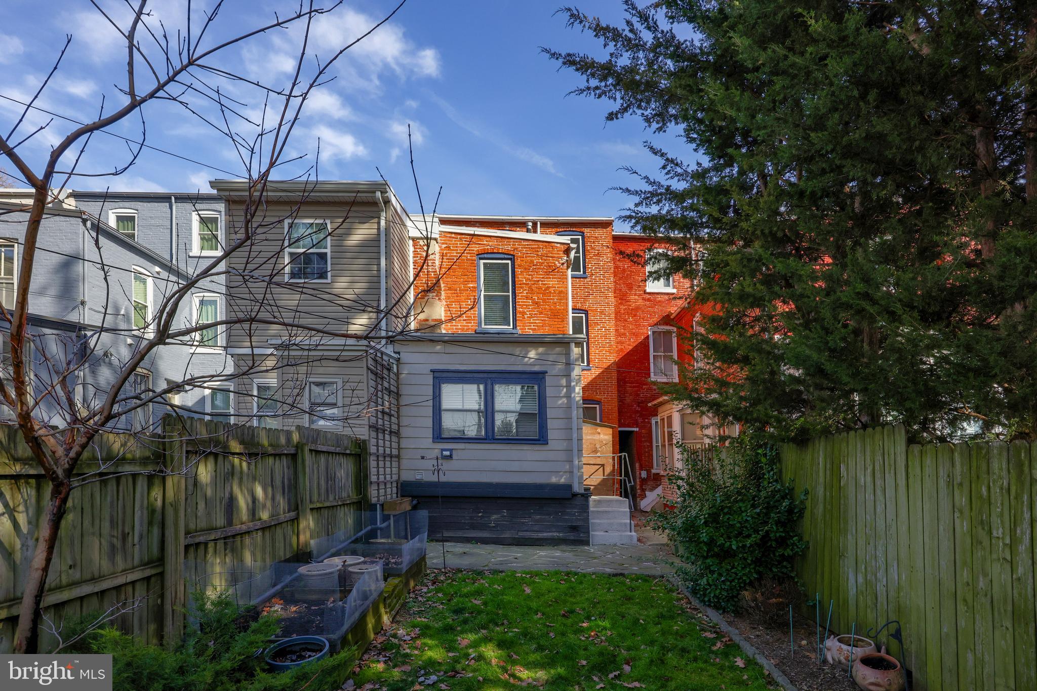 CHESTNUT HILL - Residential Lease