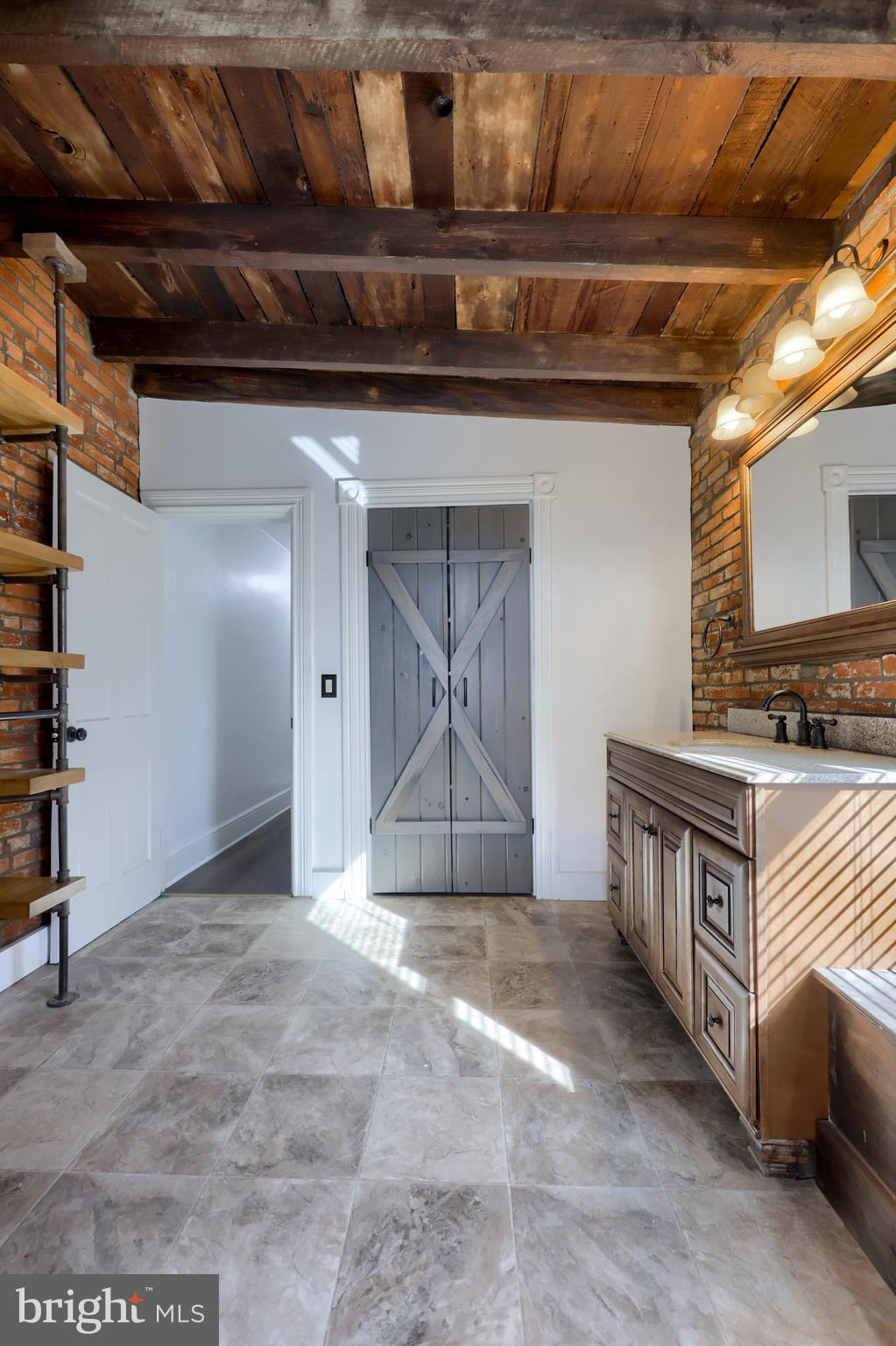 CHESTNUT HILL - Residential Lease