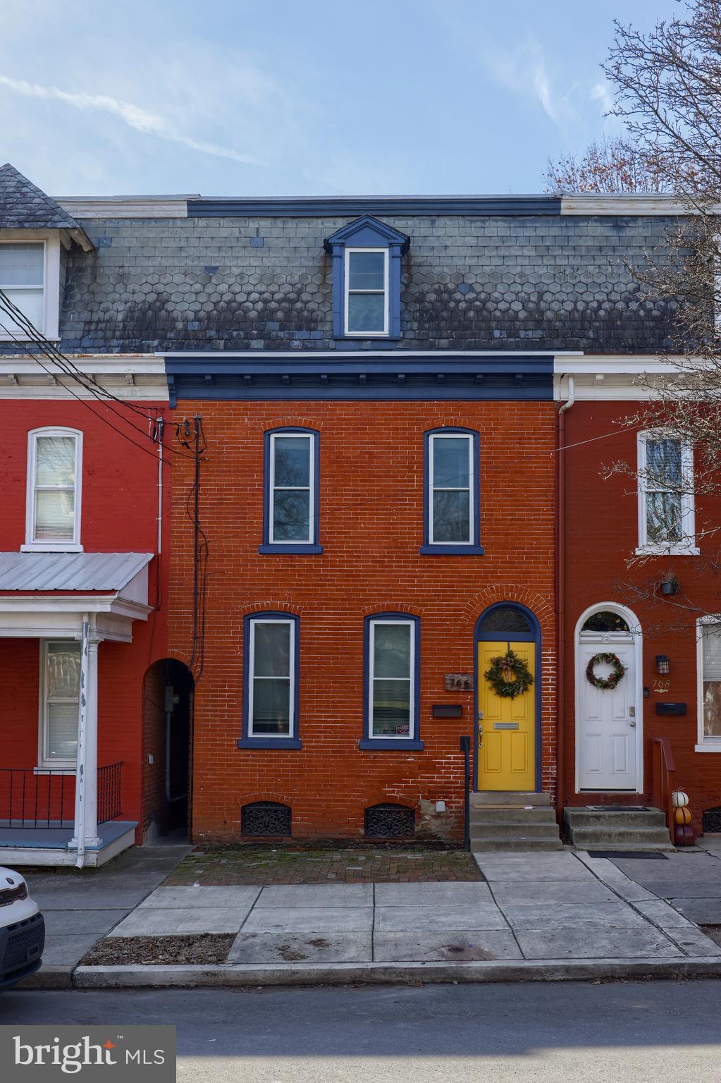 CHESTNUT HILL - Residential Lease