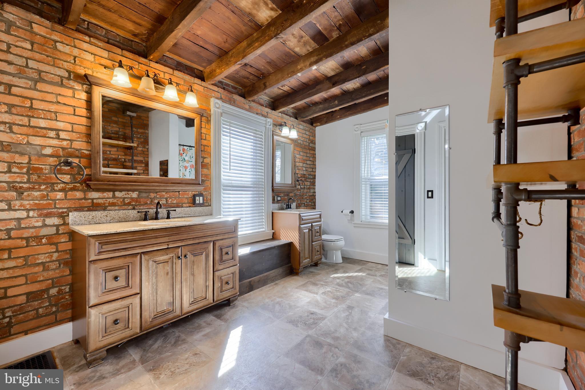 CHESTNUT HILL - Residential Lease