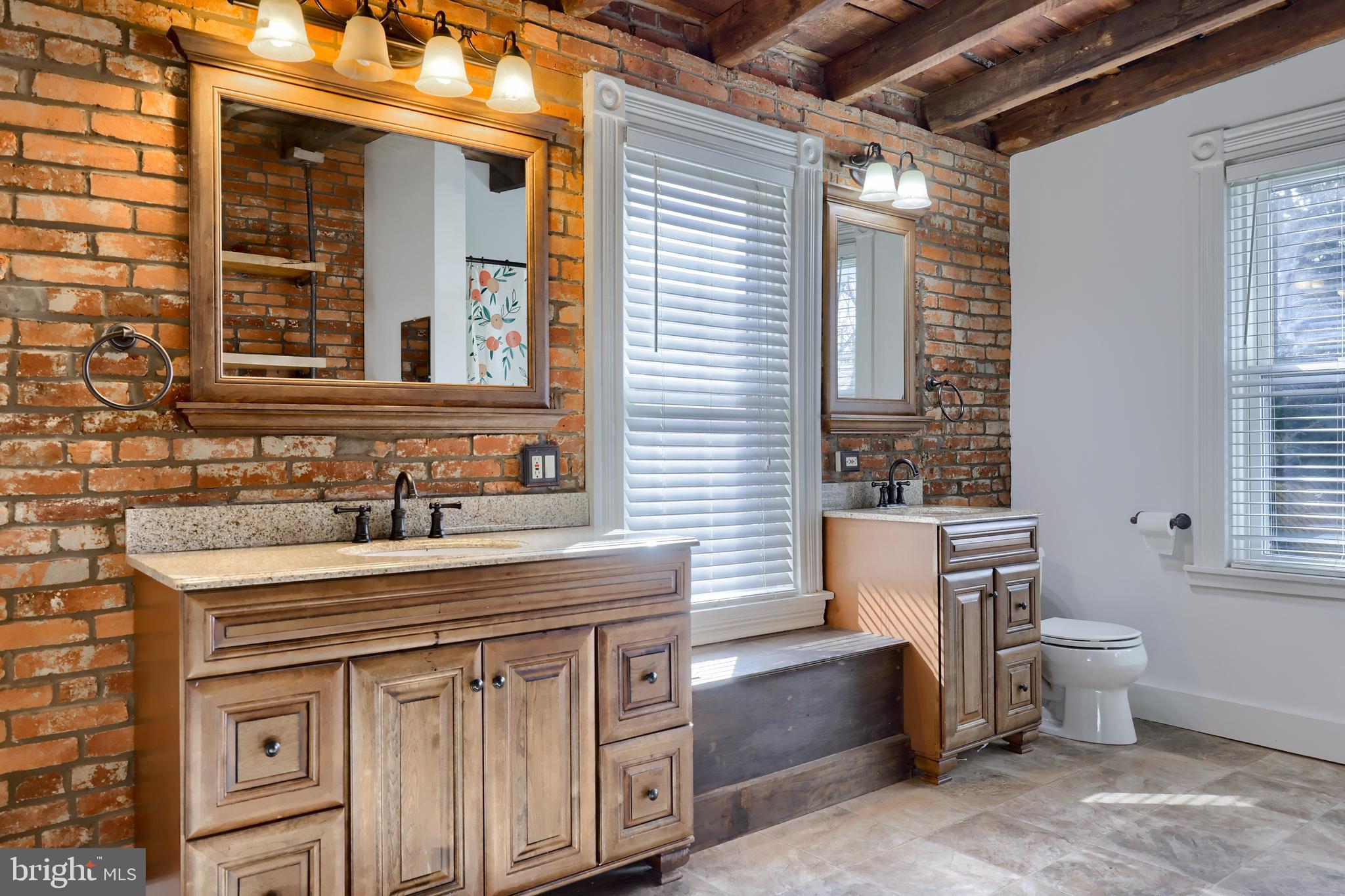 CHESTNUT HILL - Residential Lease