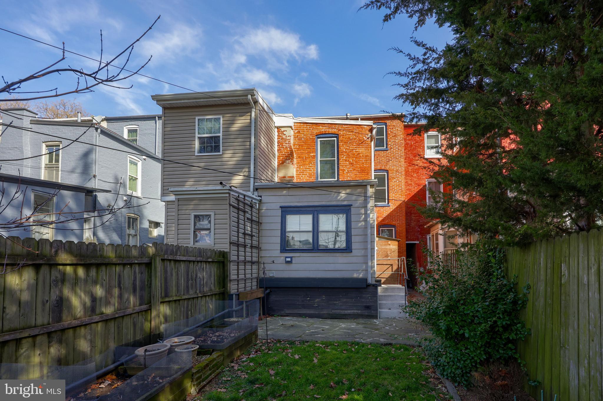 CHESTNUT HILL - Residential Lease